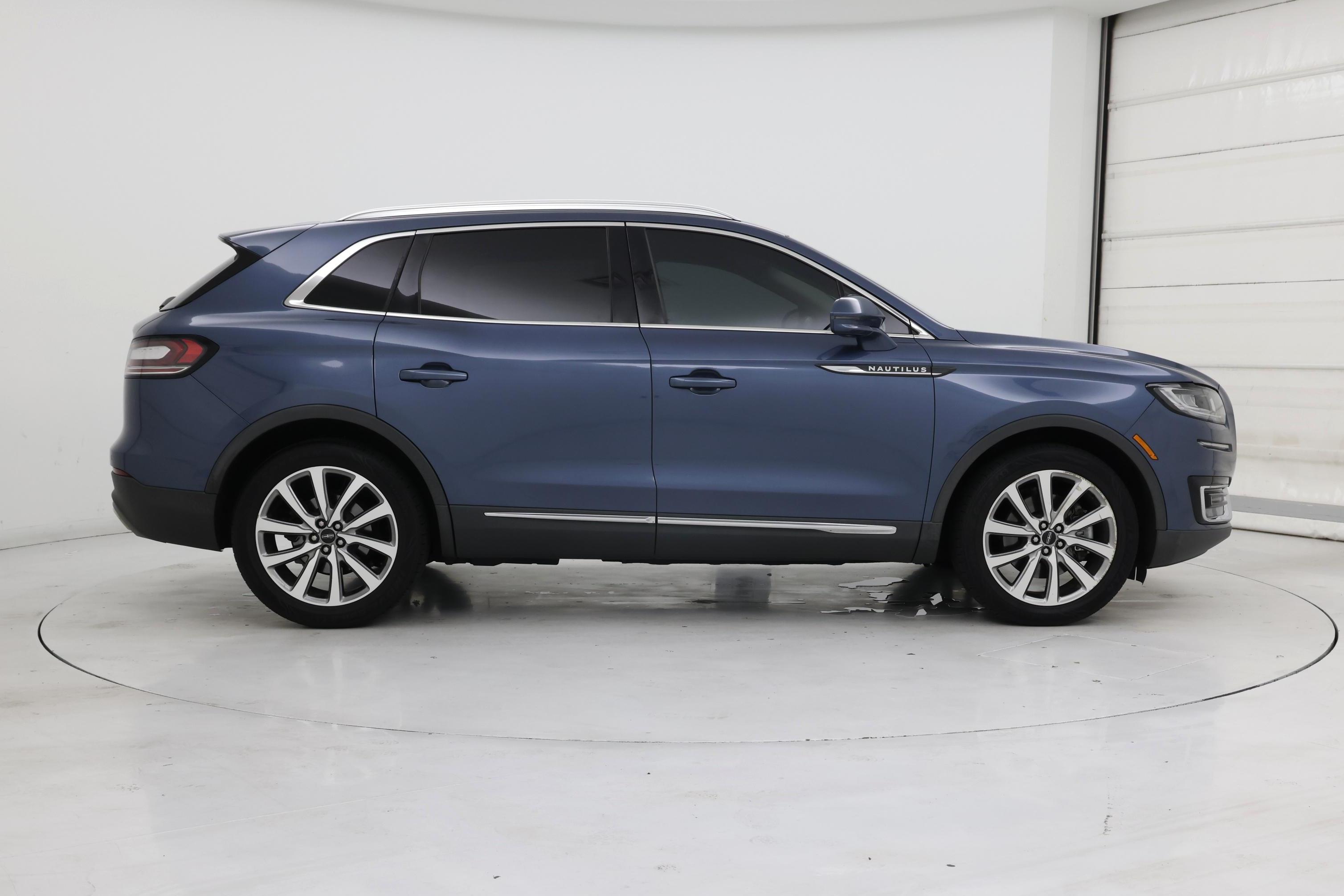 Thumbnail: 2019 Lincoln Nautilus - 7