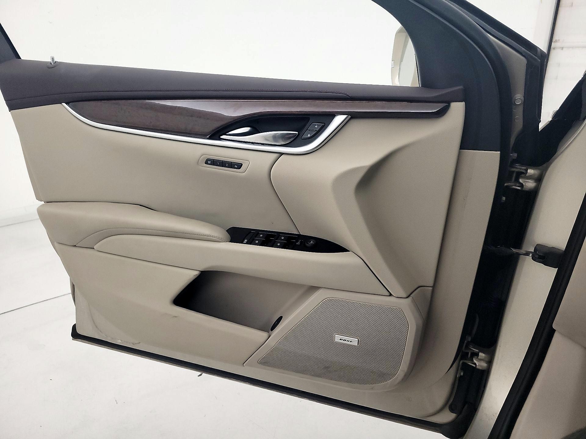 Thumbnail: 2016 Cadillac XTS - 12