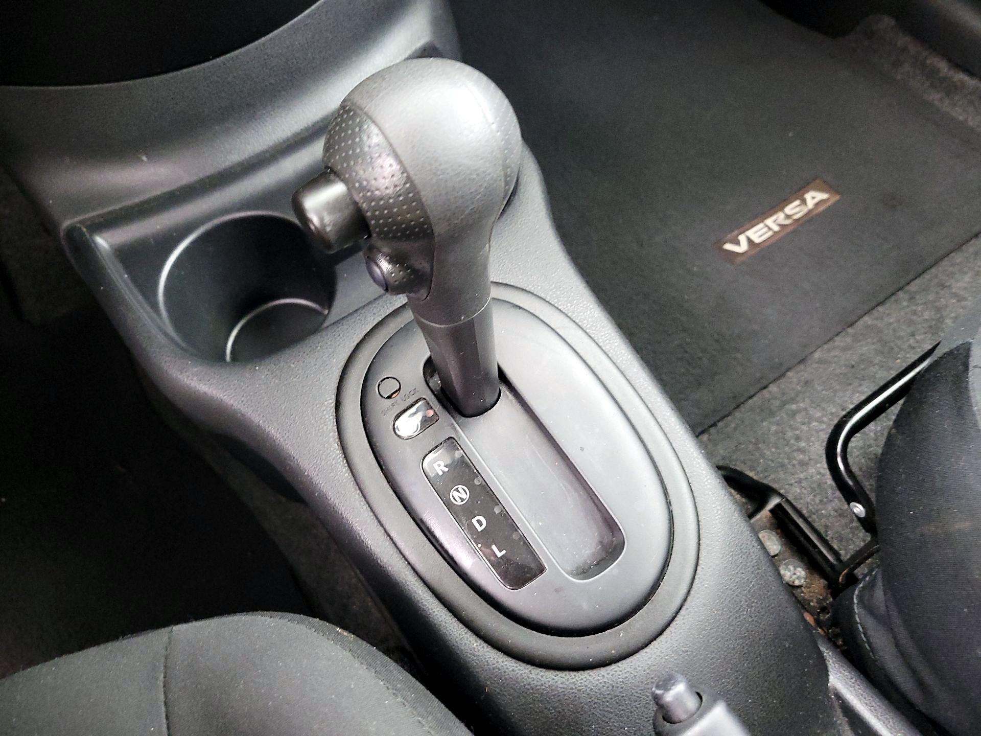 Thumbnail: 2015 Nissan Versa - 15