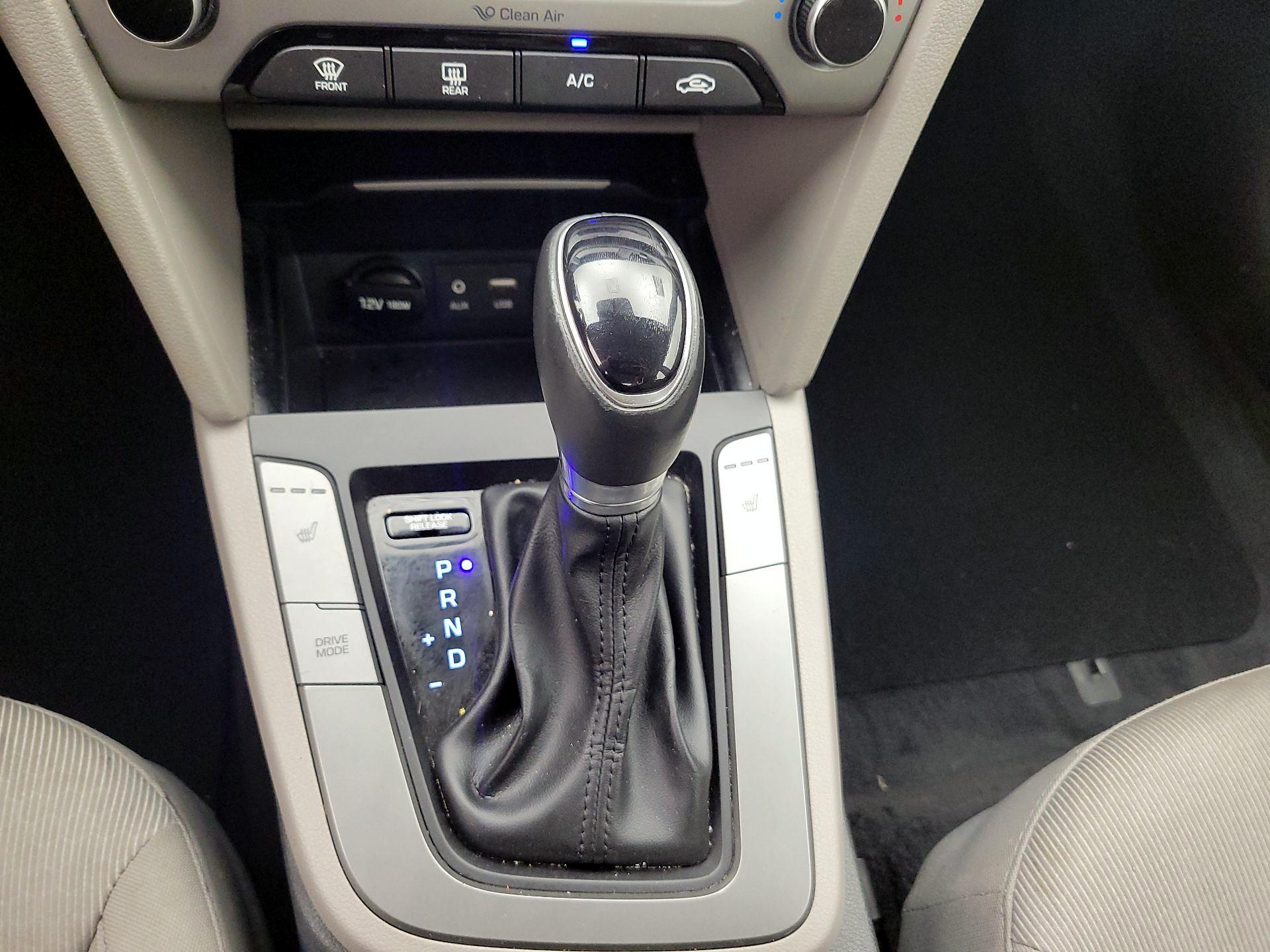 Thumbnail: 2018 Hyundai Elantra - 17