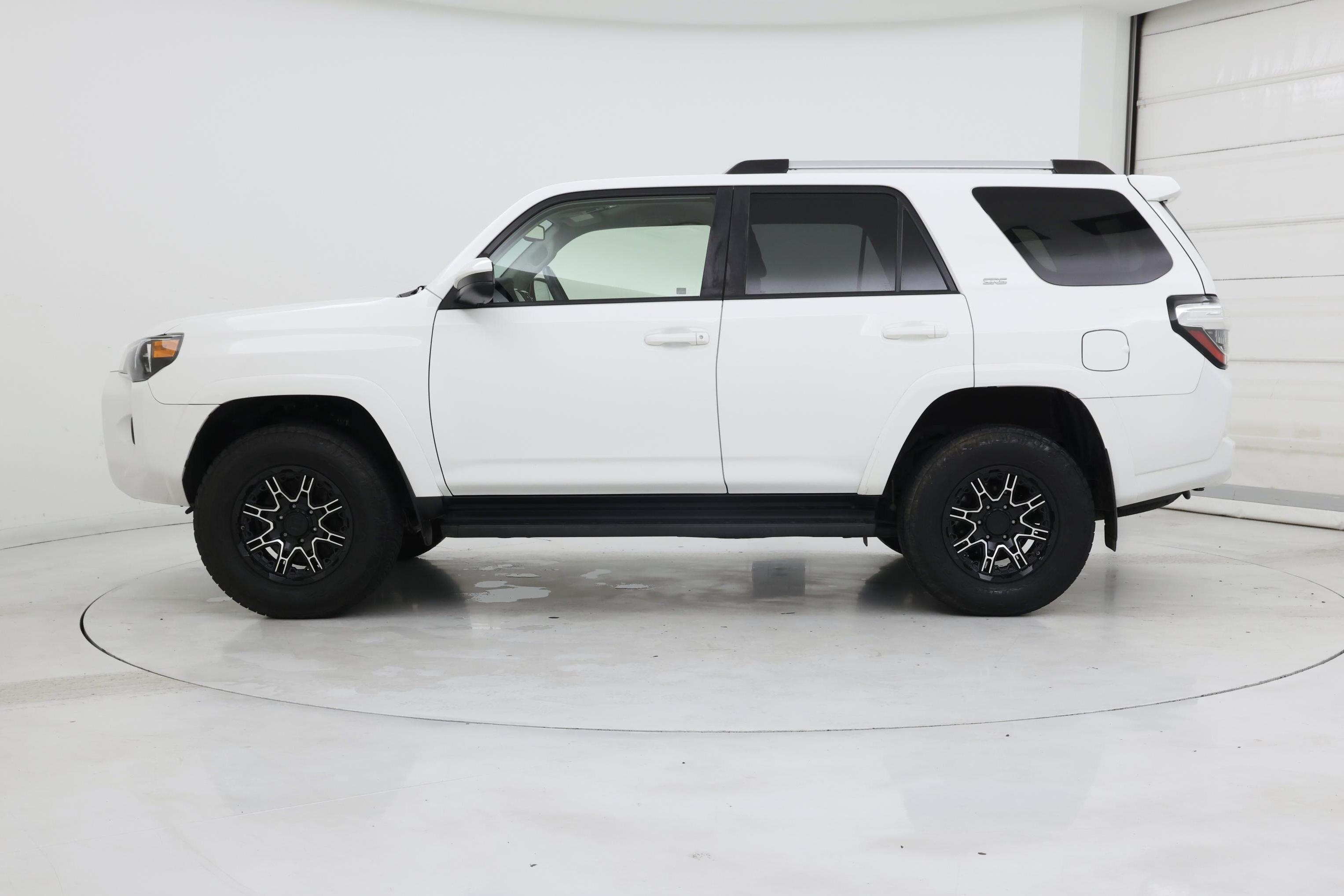 Thumbnail: 2021 Toyota 4Runner - 3