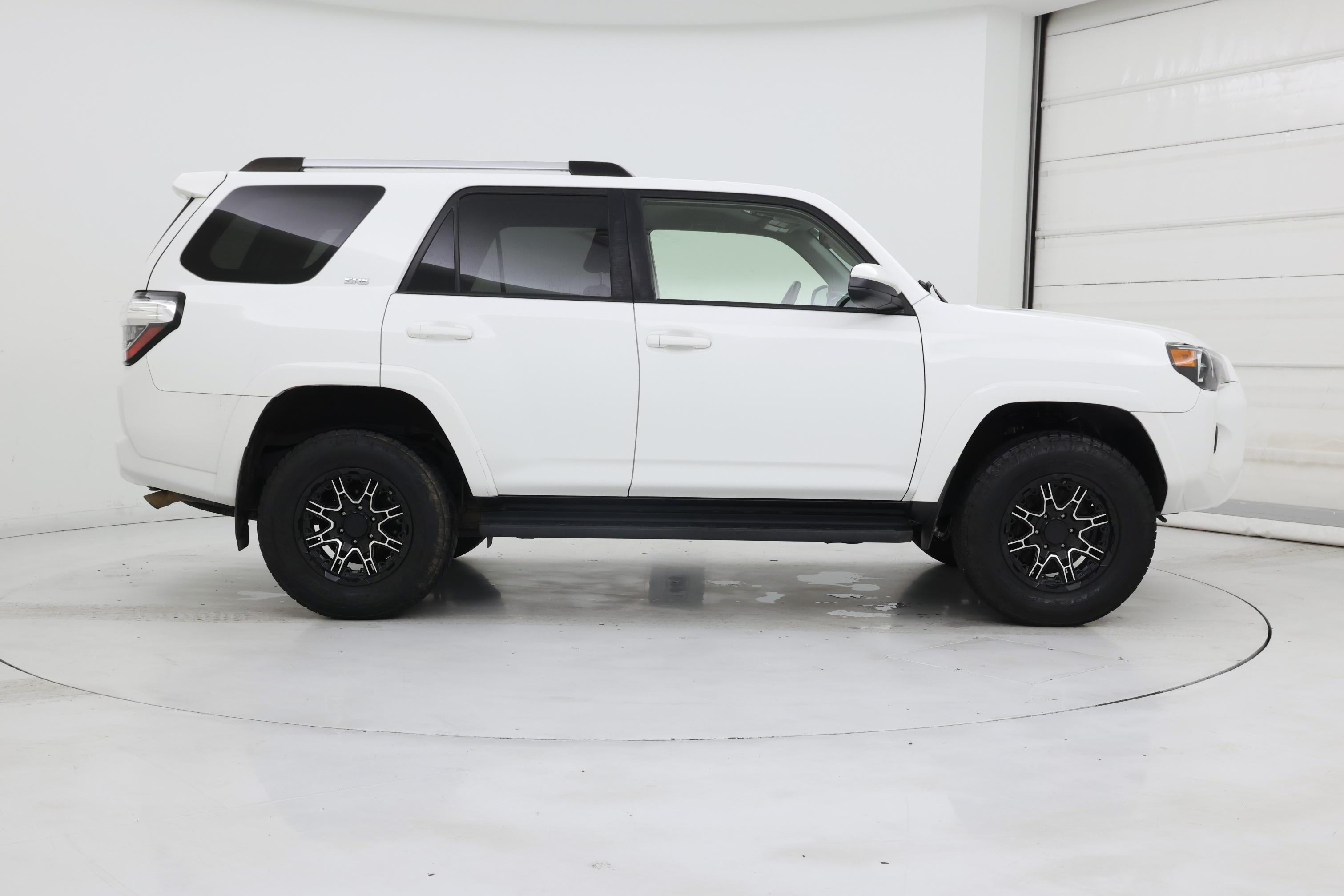 Thumbnail: 2021 Toyota 4Runner - 7