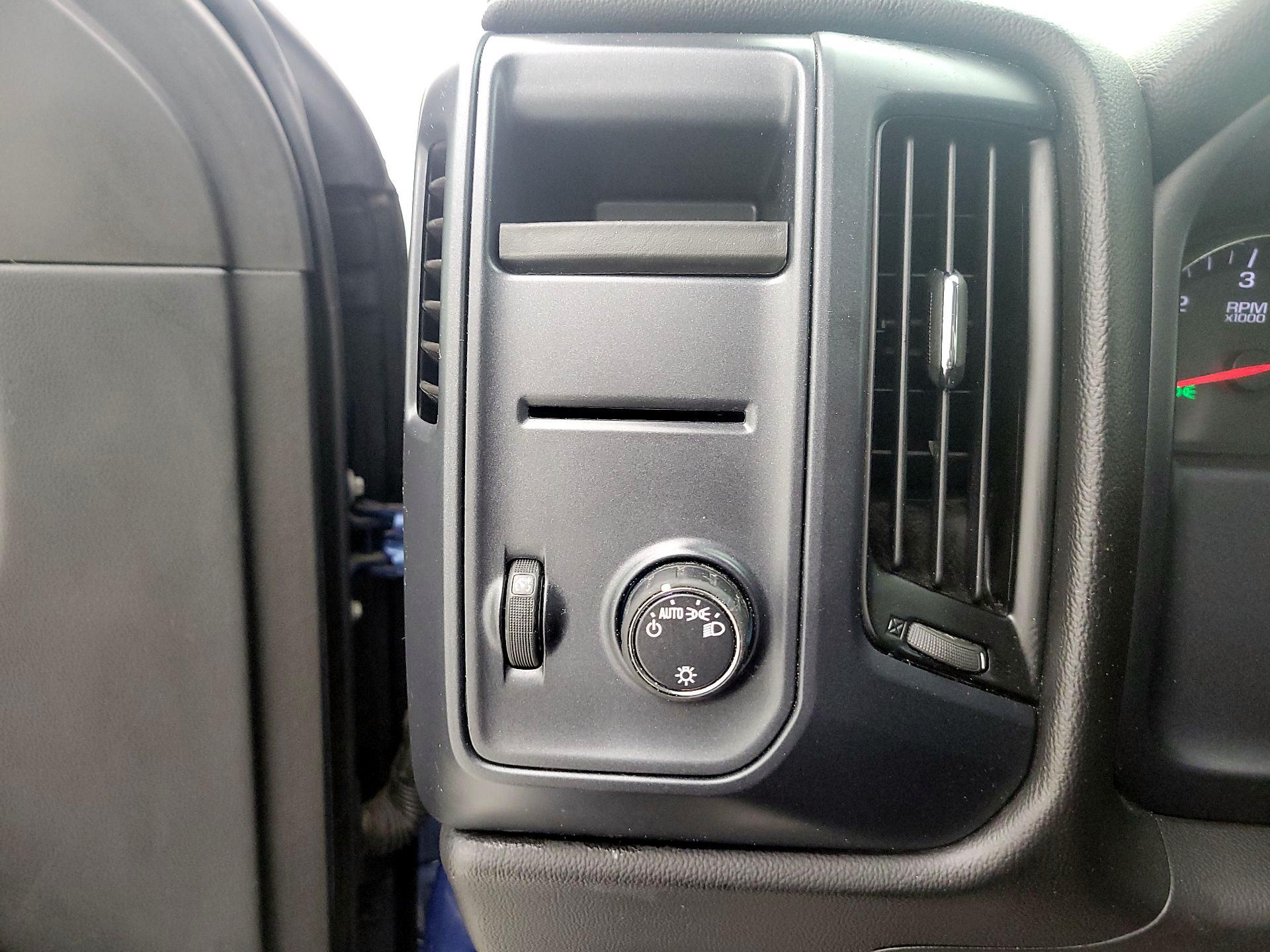 Thumbnail: 2015 Chevrolet Silverado 1500 - 13