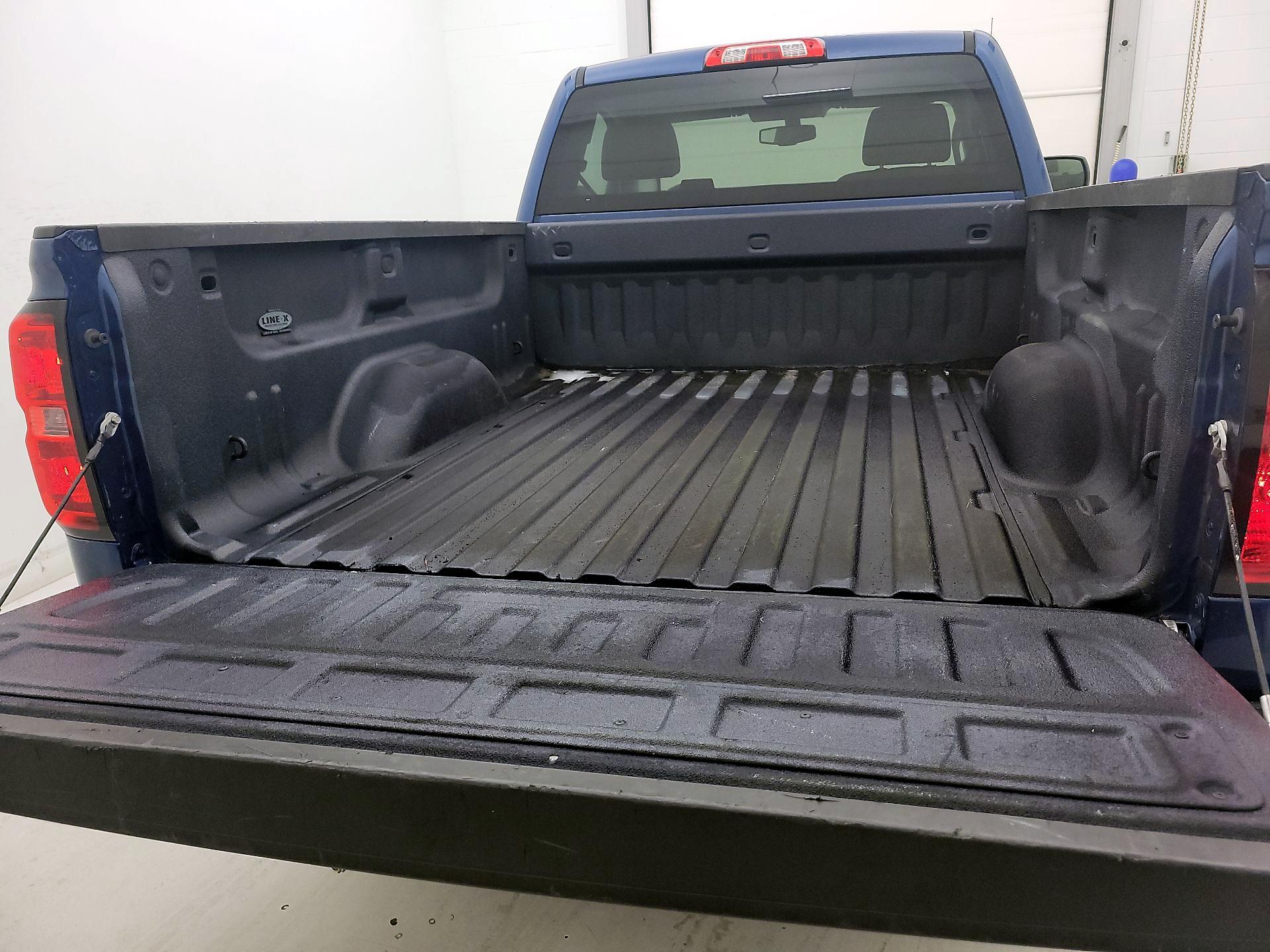 Thumbnail: 2015 Chevrolet Silverado 1500 - 18