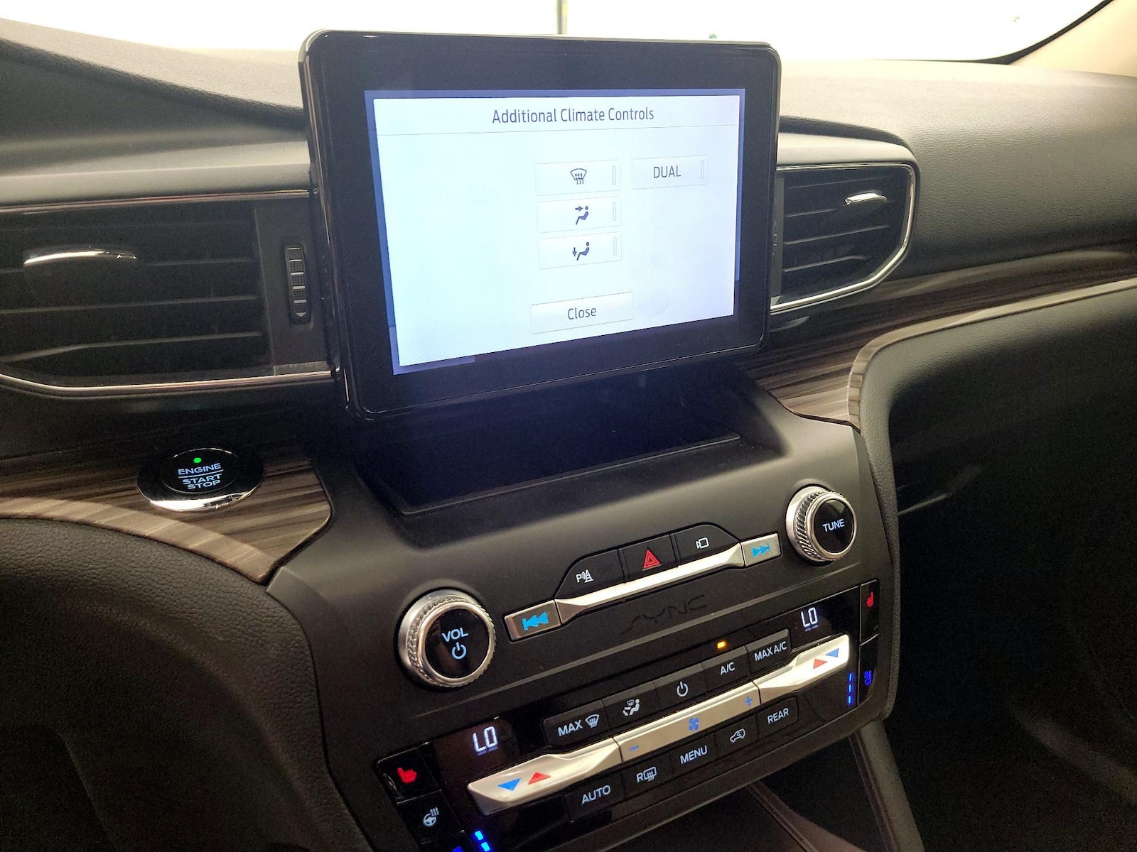 2020 Ford Explorer Limited - Photo 18