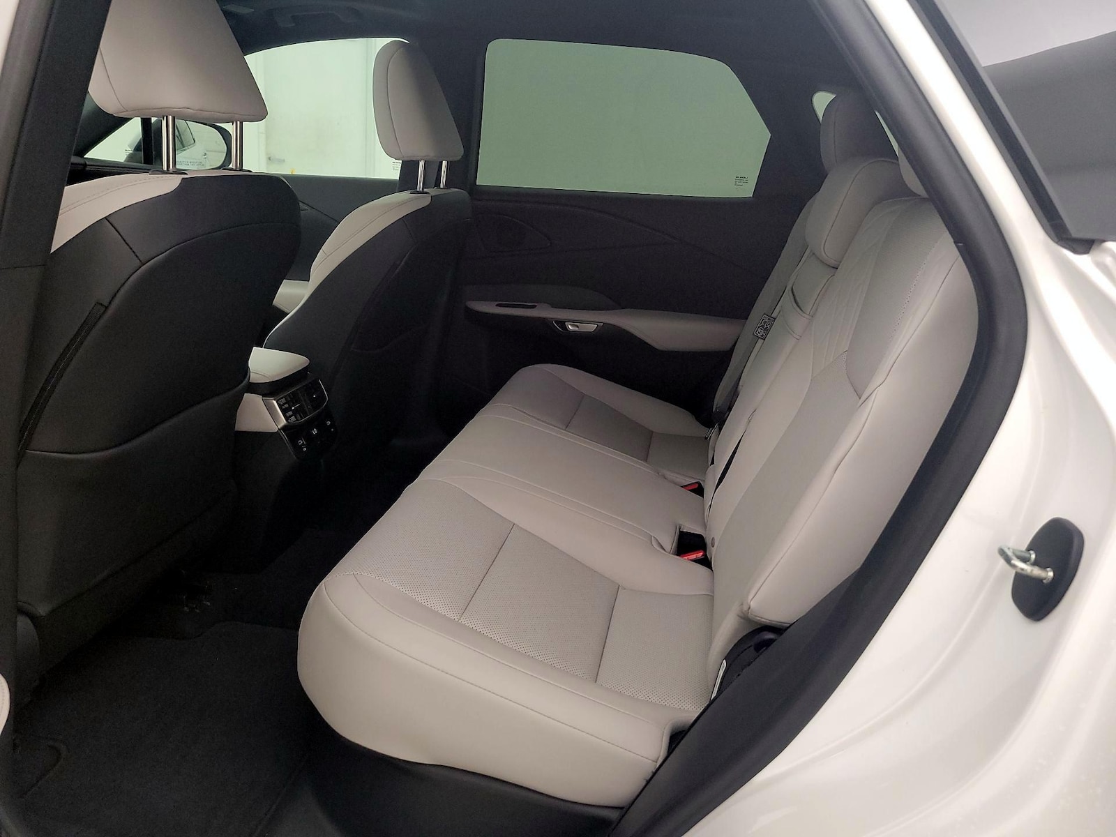 2025 Lexus RX 350 - Photo 22