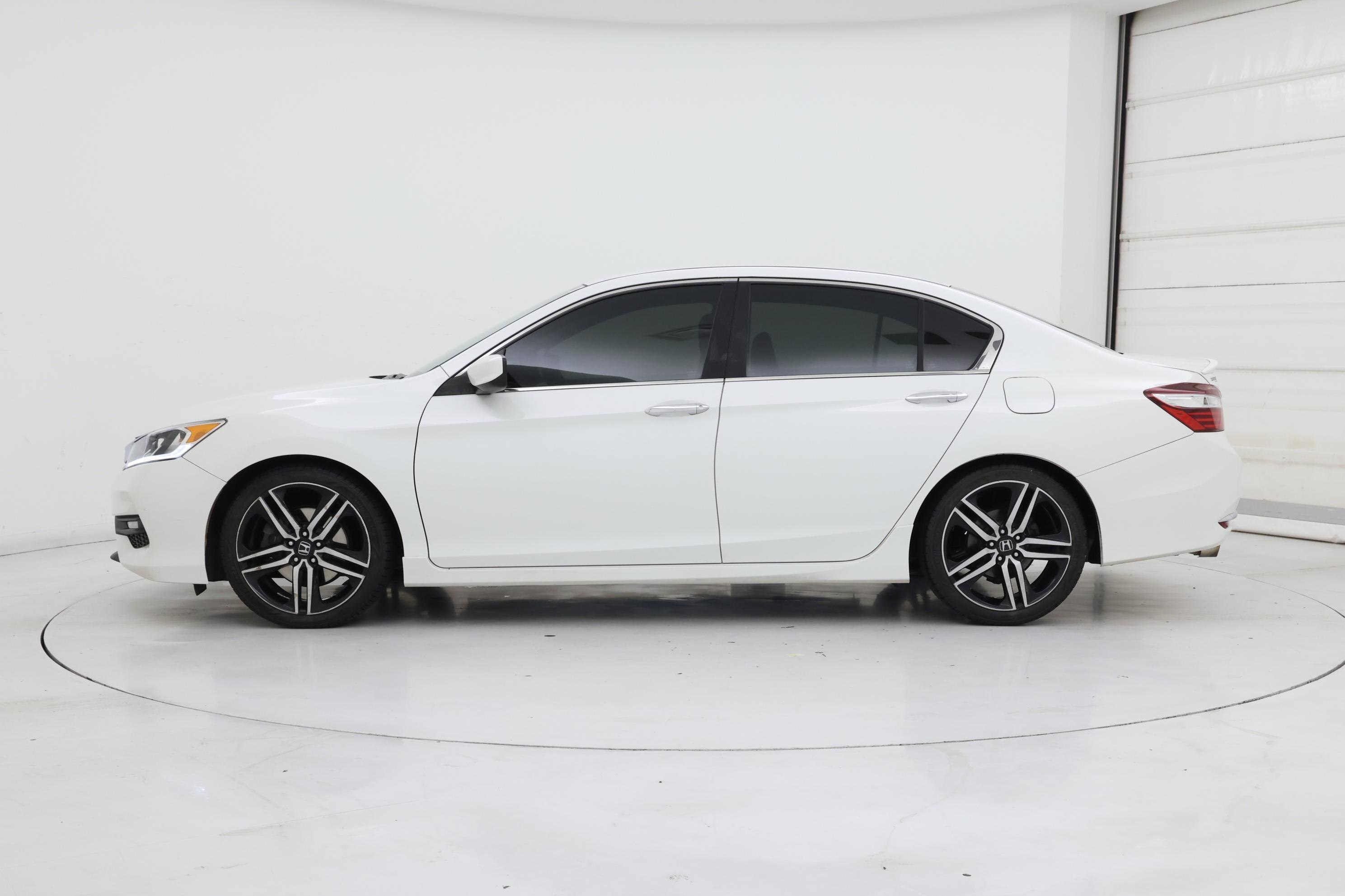 Thumbnail: 2017 Honda Accord - 3