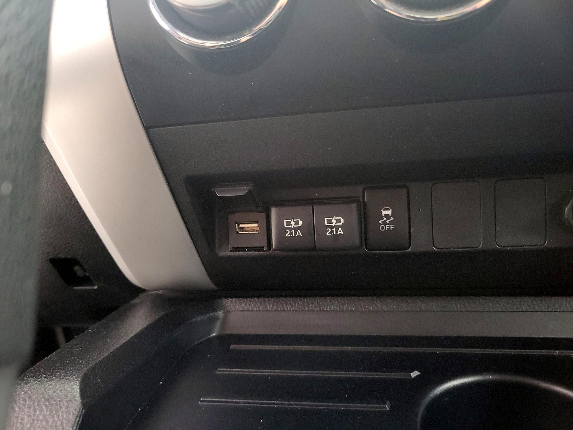 Thumbnail: 2020 Toyota Tundra - 18