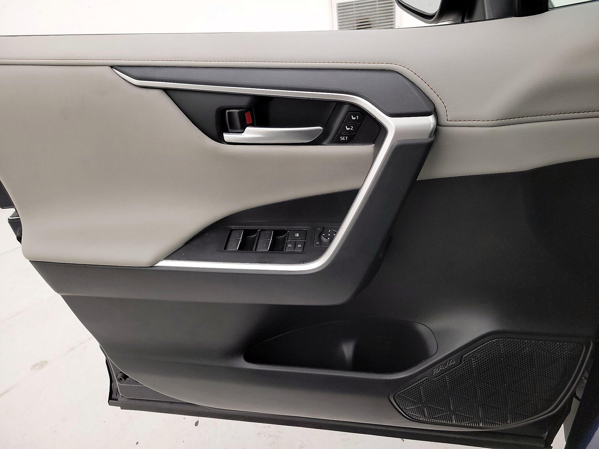 Thumbnail: 2023 Toyota RAV4 - 12