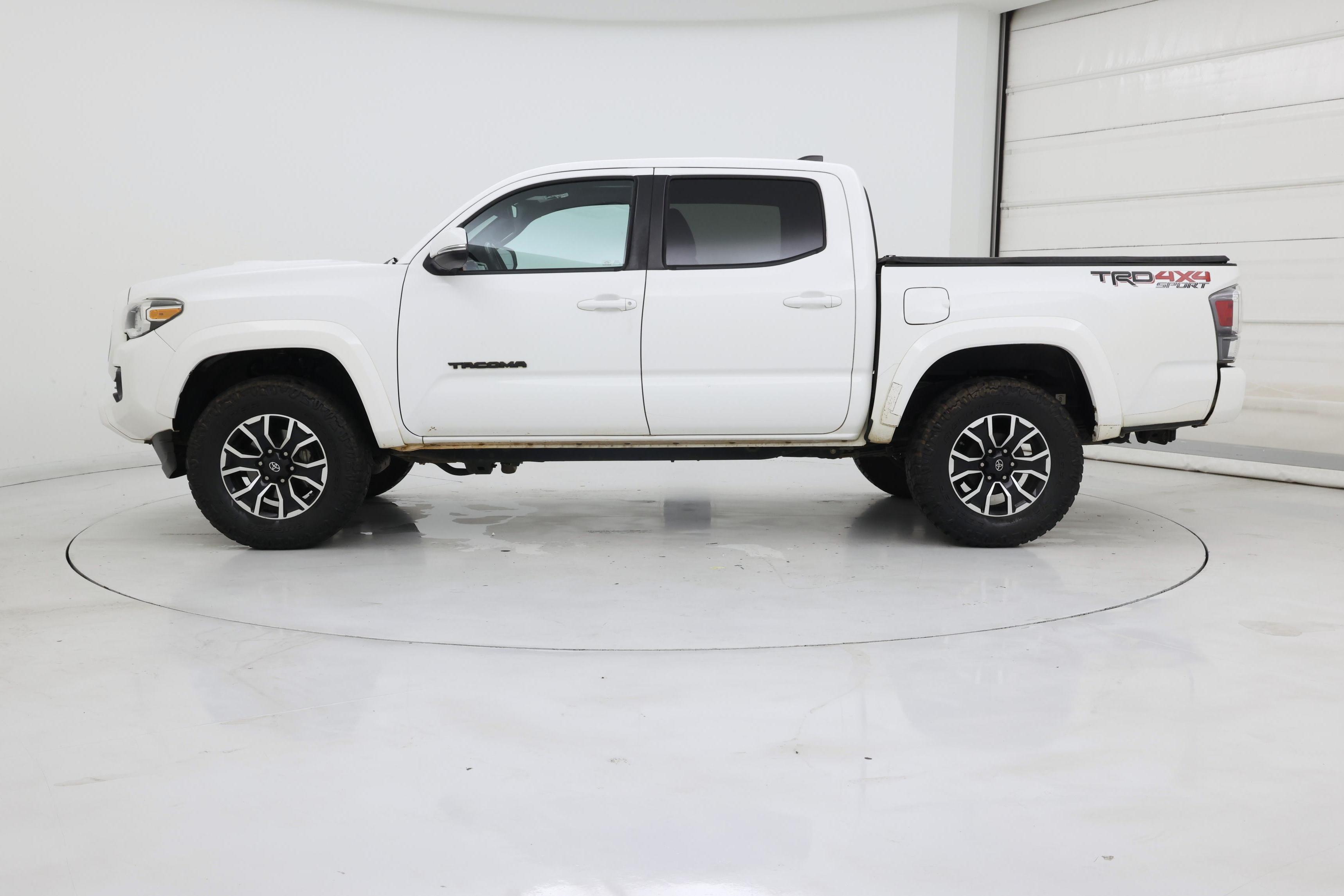 Thumbnail: 2020 Toyota Tacoma - 3