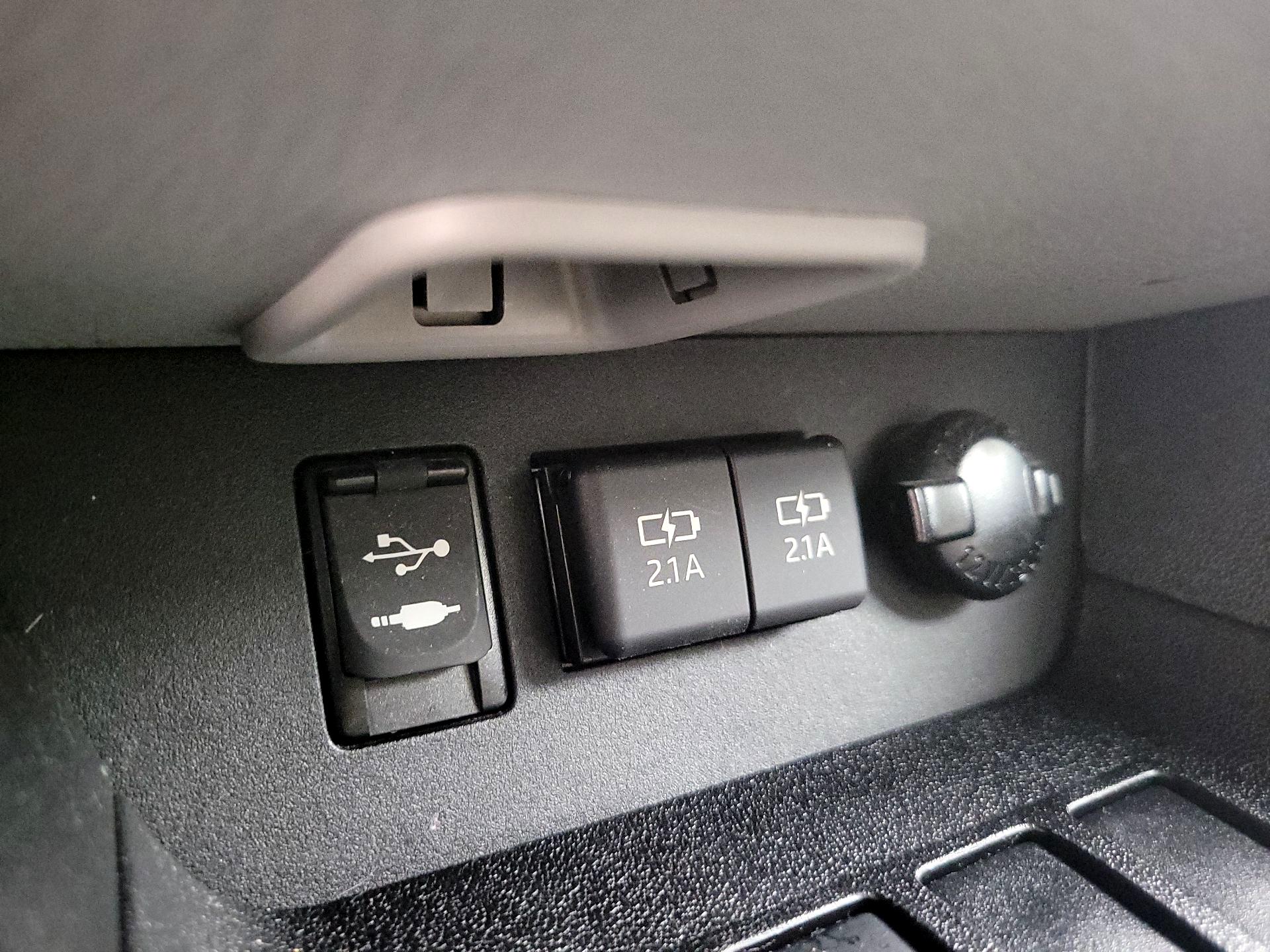 Thumbnail: 2019 Toyota Highlander - 18