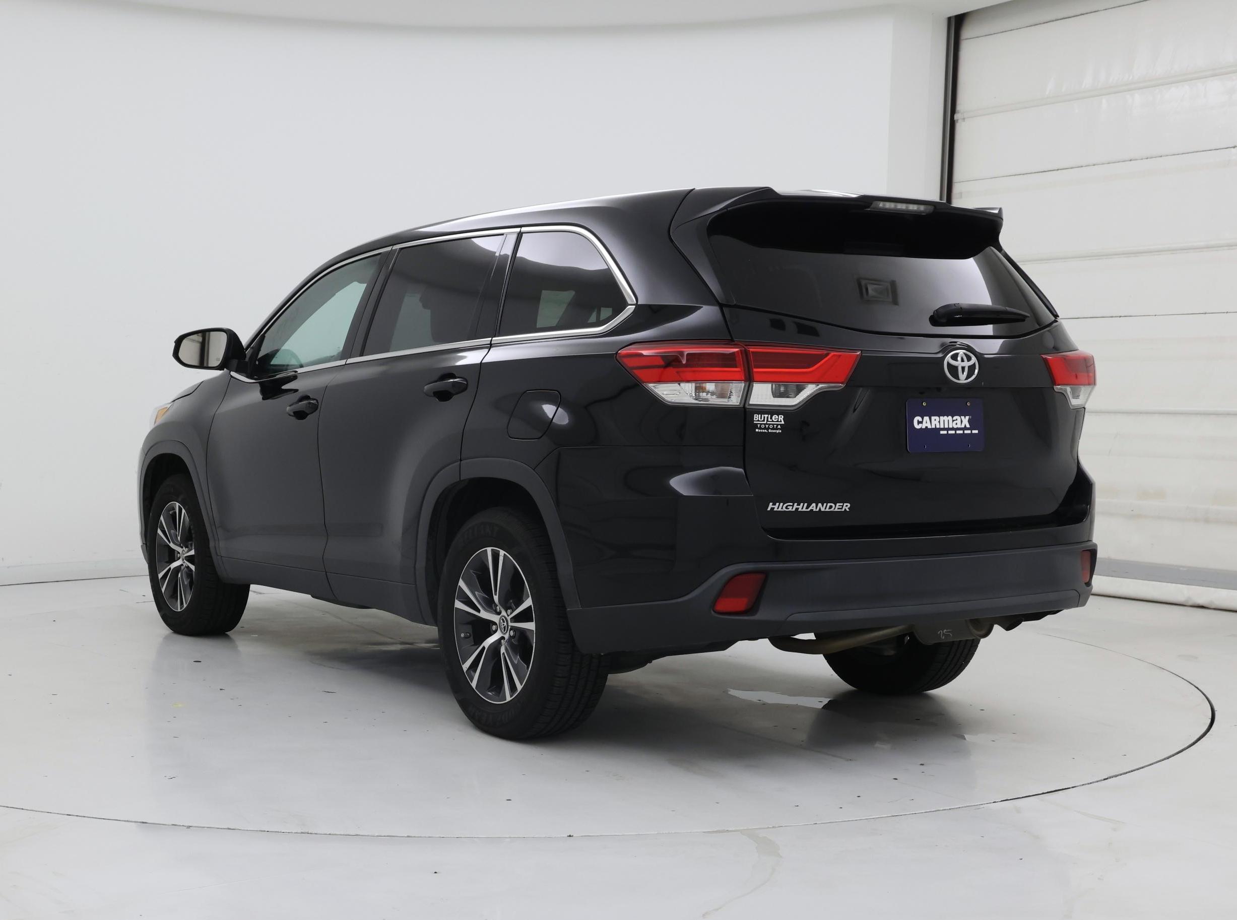 Thumbnail: 2019 Toyota Highlander - 2