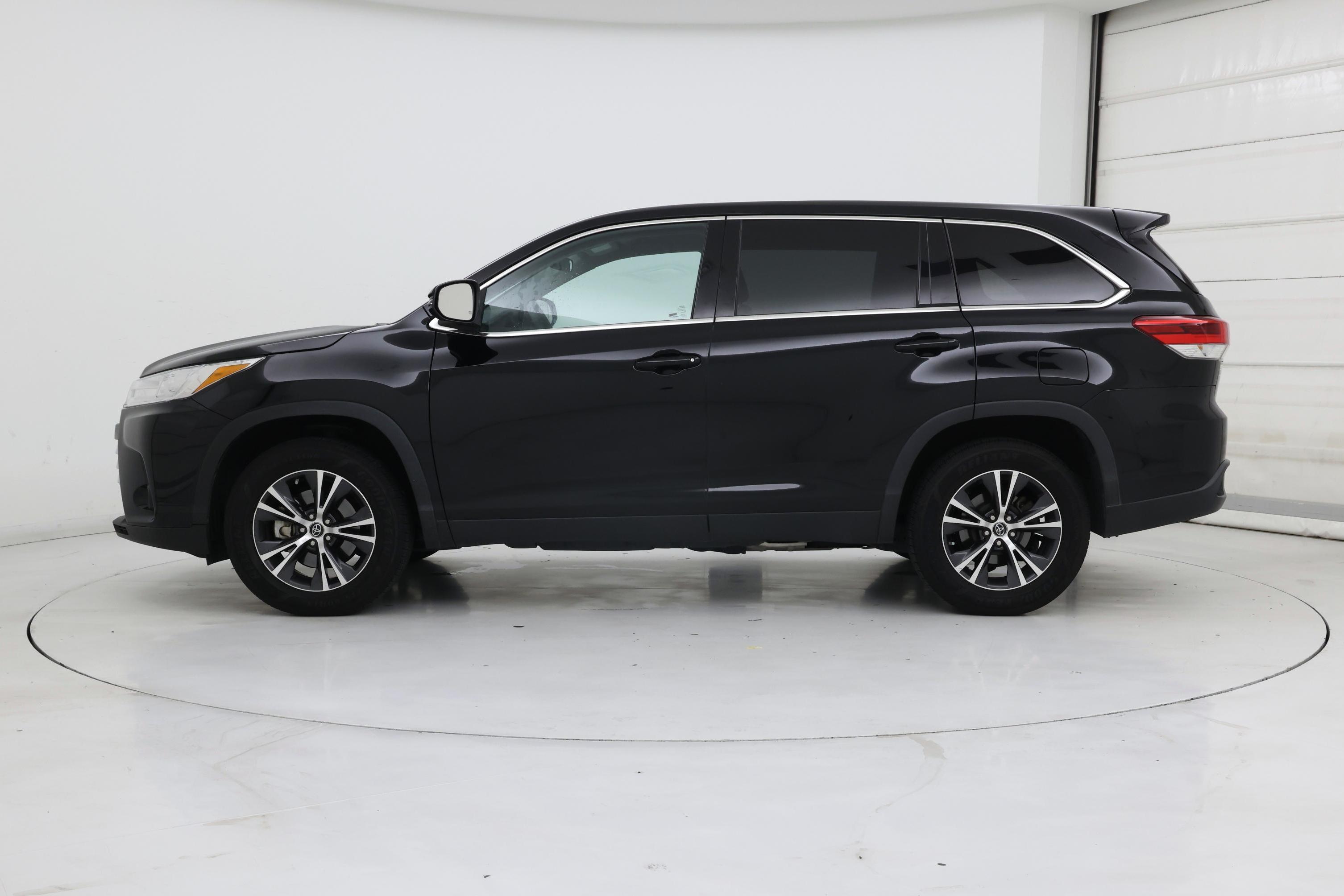 Thumbnail: 2019 Toyota Highlander - 3