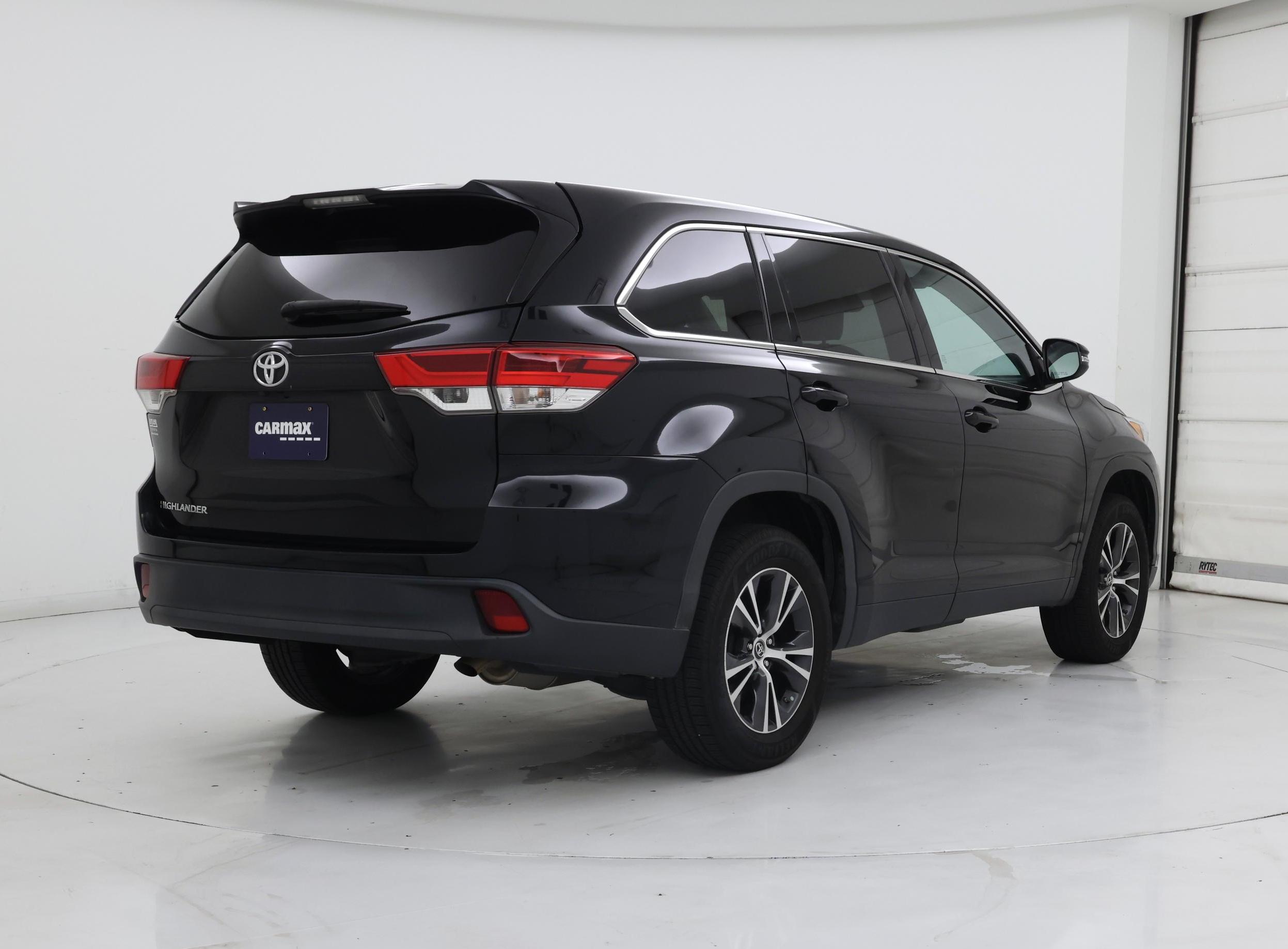 Thumbnail: 2019 Toyota Highlander - 8