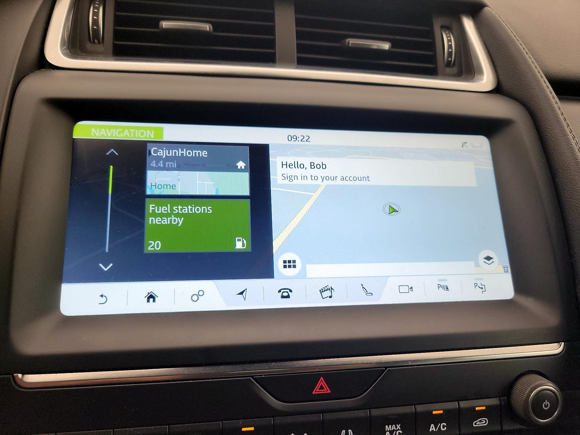 Thumbnail: 2019 Jaguar E-Pace - 14