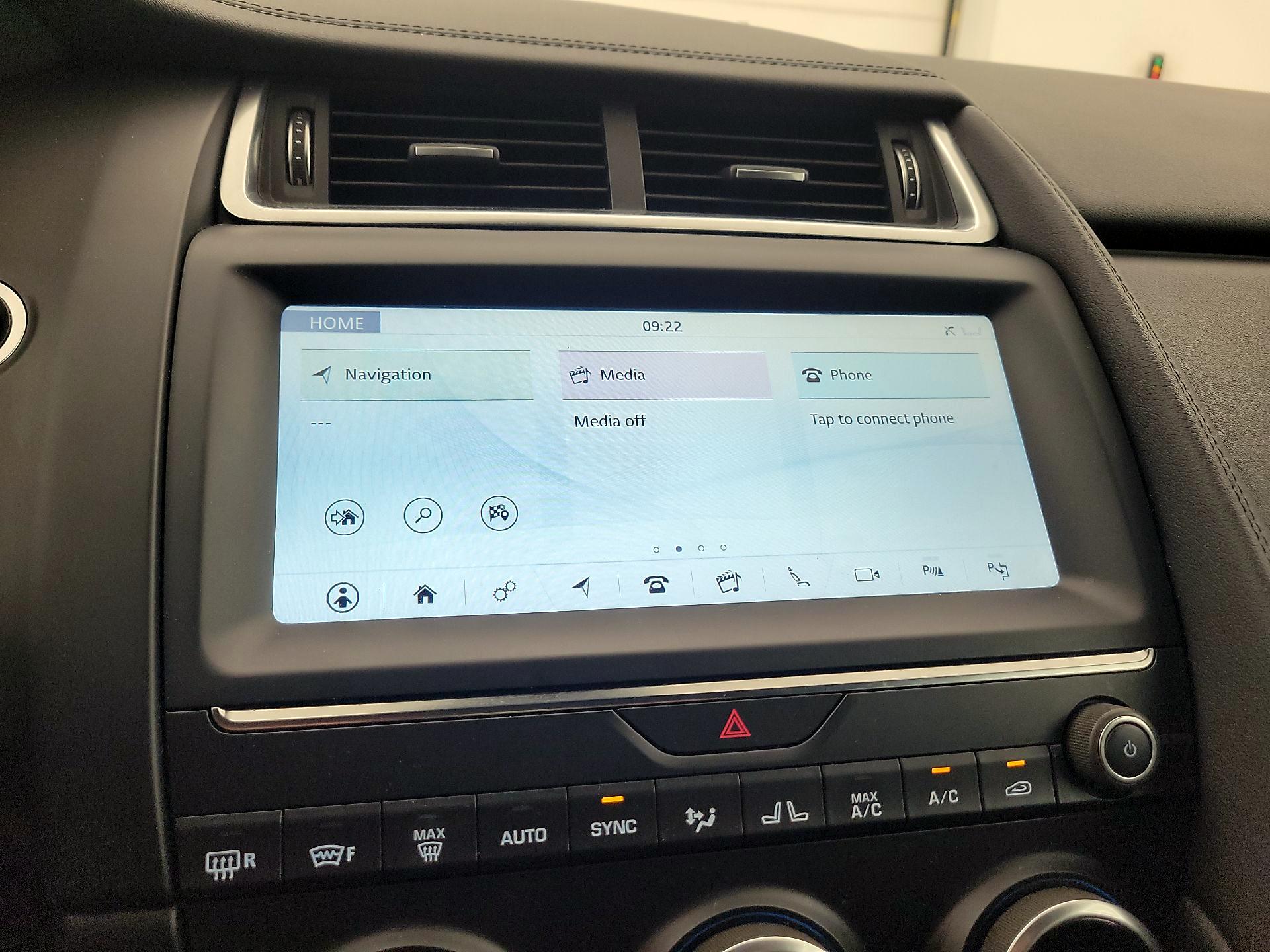 Thumbnail: 2019 Jaguar E-Pace - 16