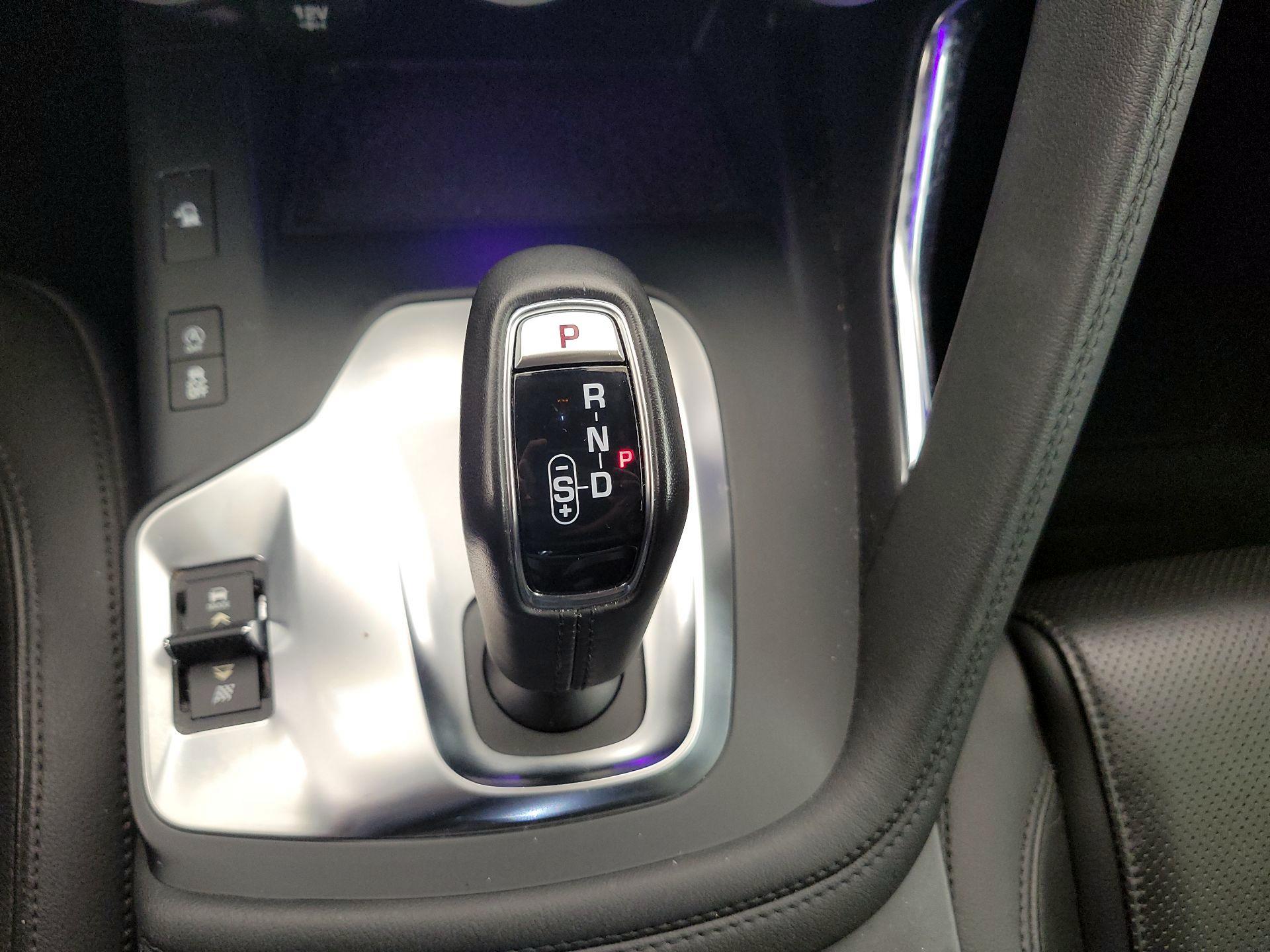 Thumbnail: 2019 Jaguar E-Pace - 18