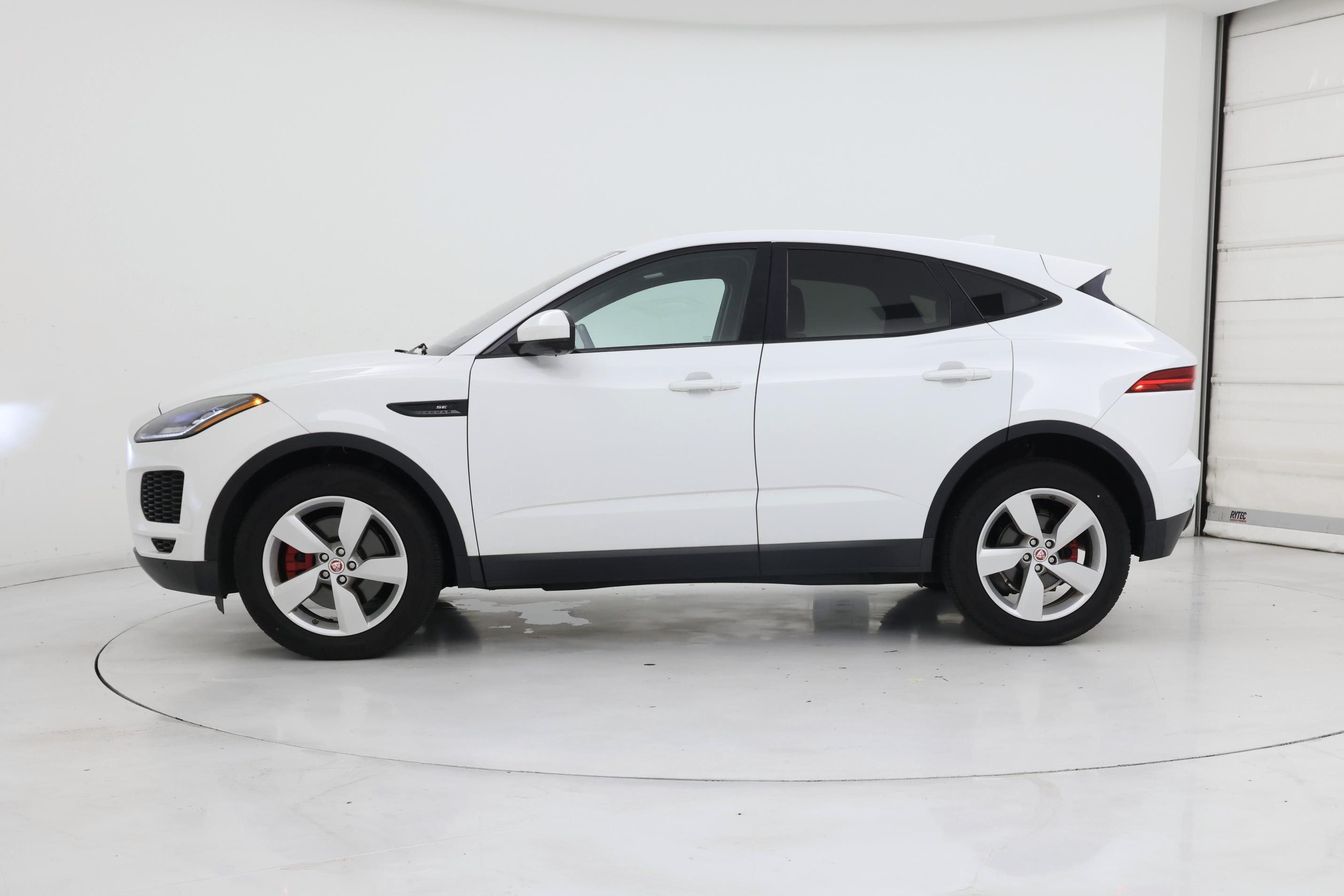 Thumbnail: 2019 Jaguar E-Pace - 3