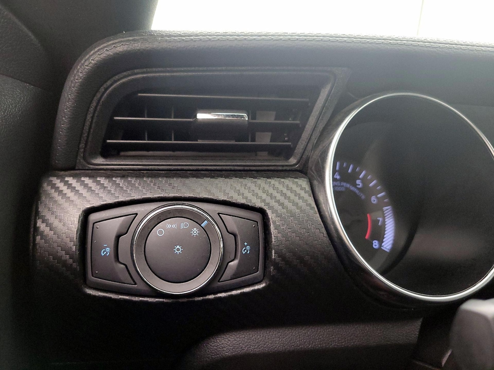 2020 Ford Mustang EcoBoost - Photo 12