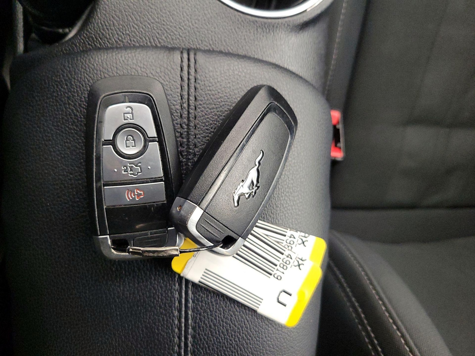 2020 Ford Mustang EcoBoost - Photo 21