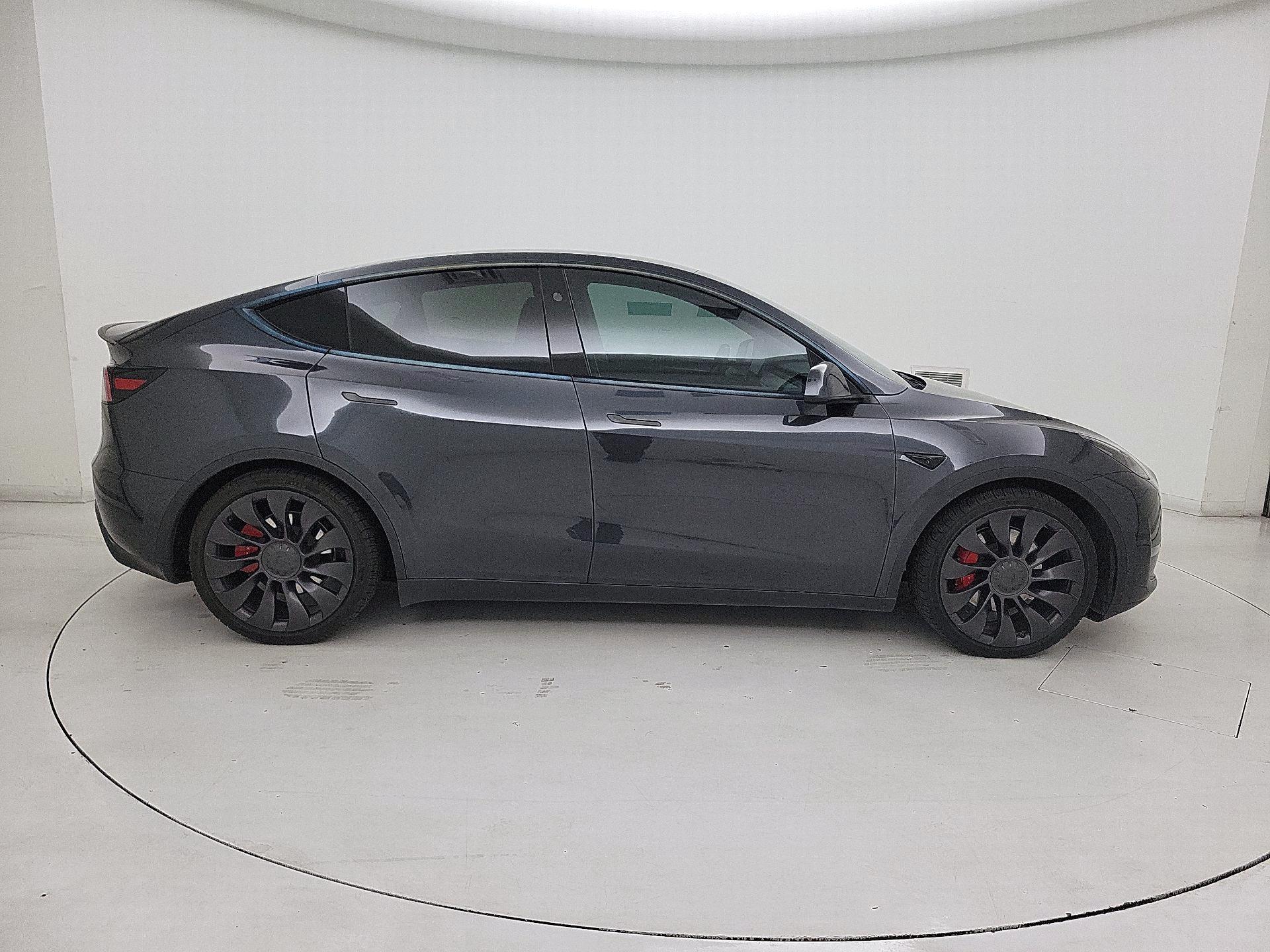 Thumbnail: 2024 Tesla Model Y - 4