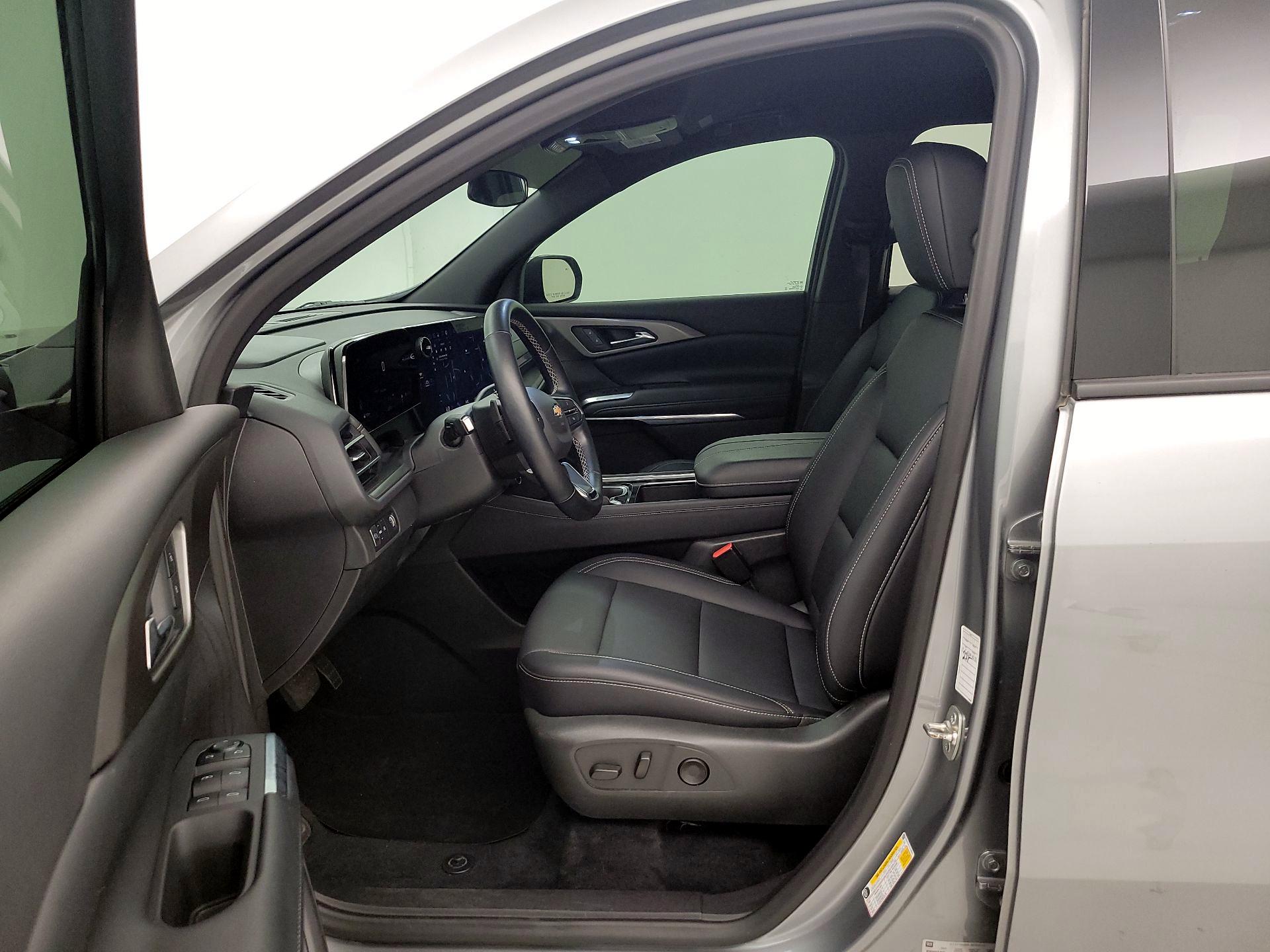 Thumbnail: 2025 Chevrolet Traverse - 11