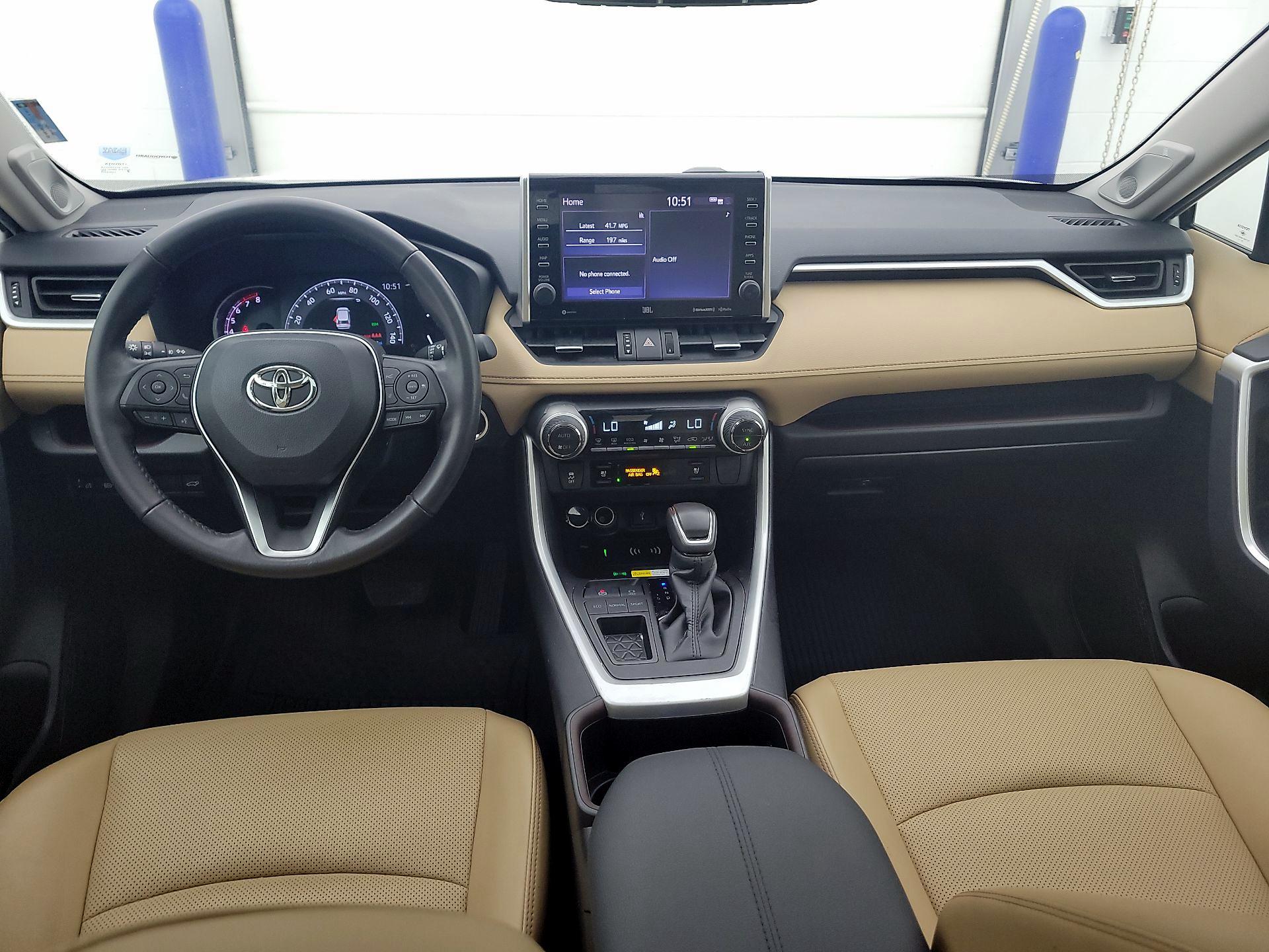 Thumbnail: 2022 Toyota RAV4 - 9
