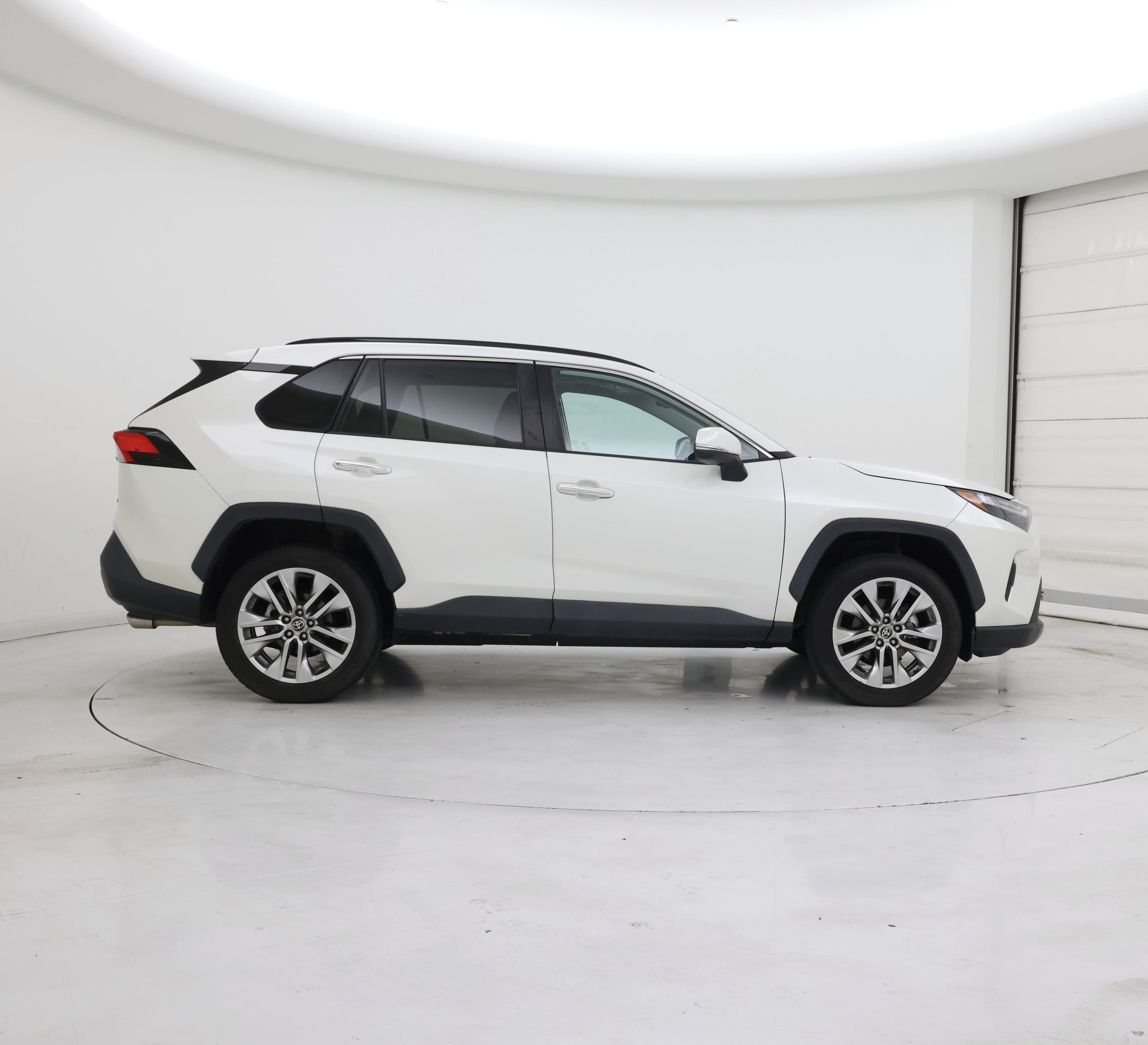 Thumbnail: 2022 Toyota RAV4 - 7