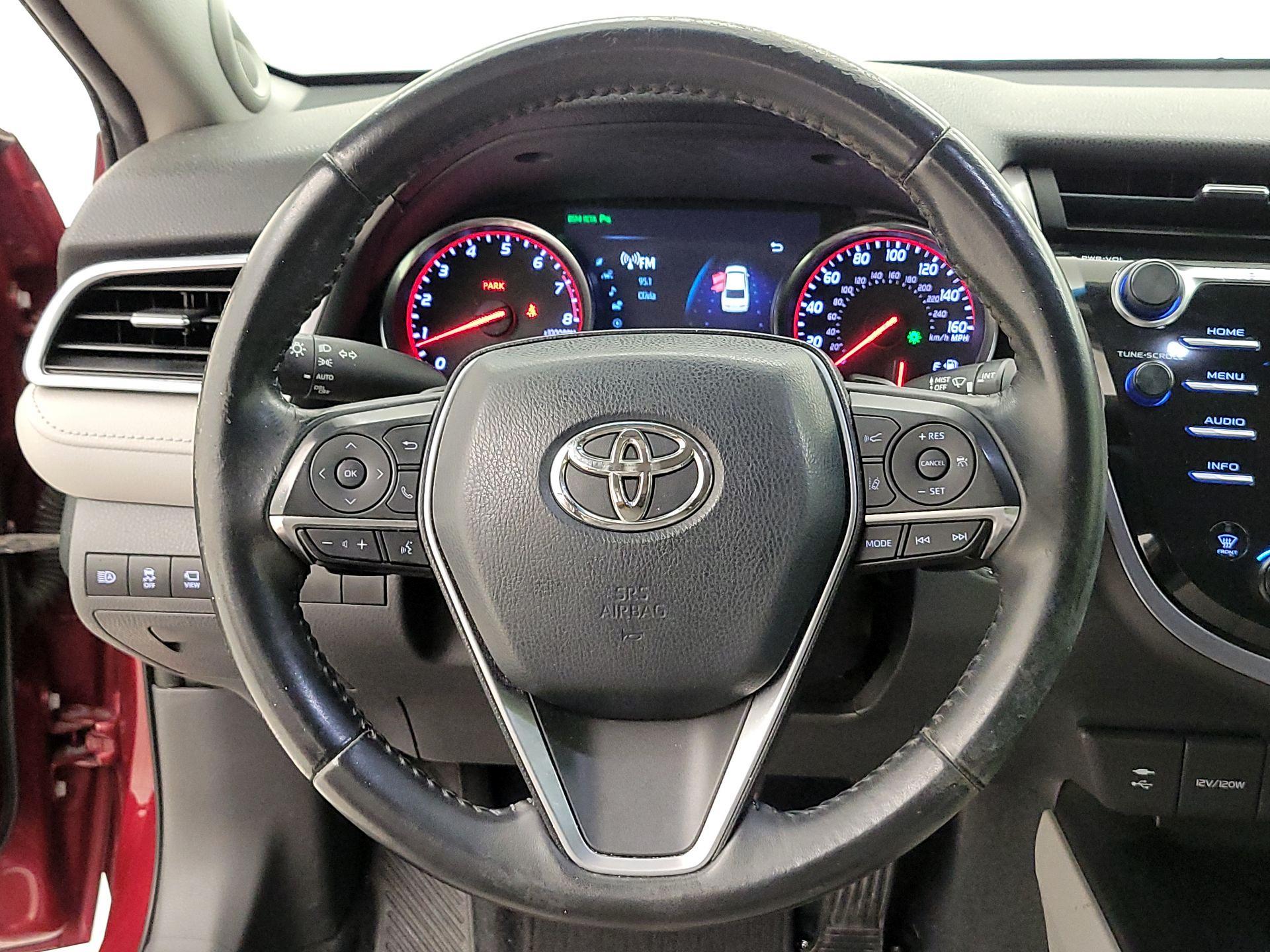 Thumbnail: 2018 Toyota Camry - 10