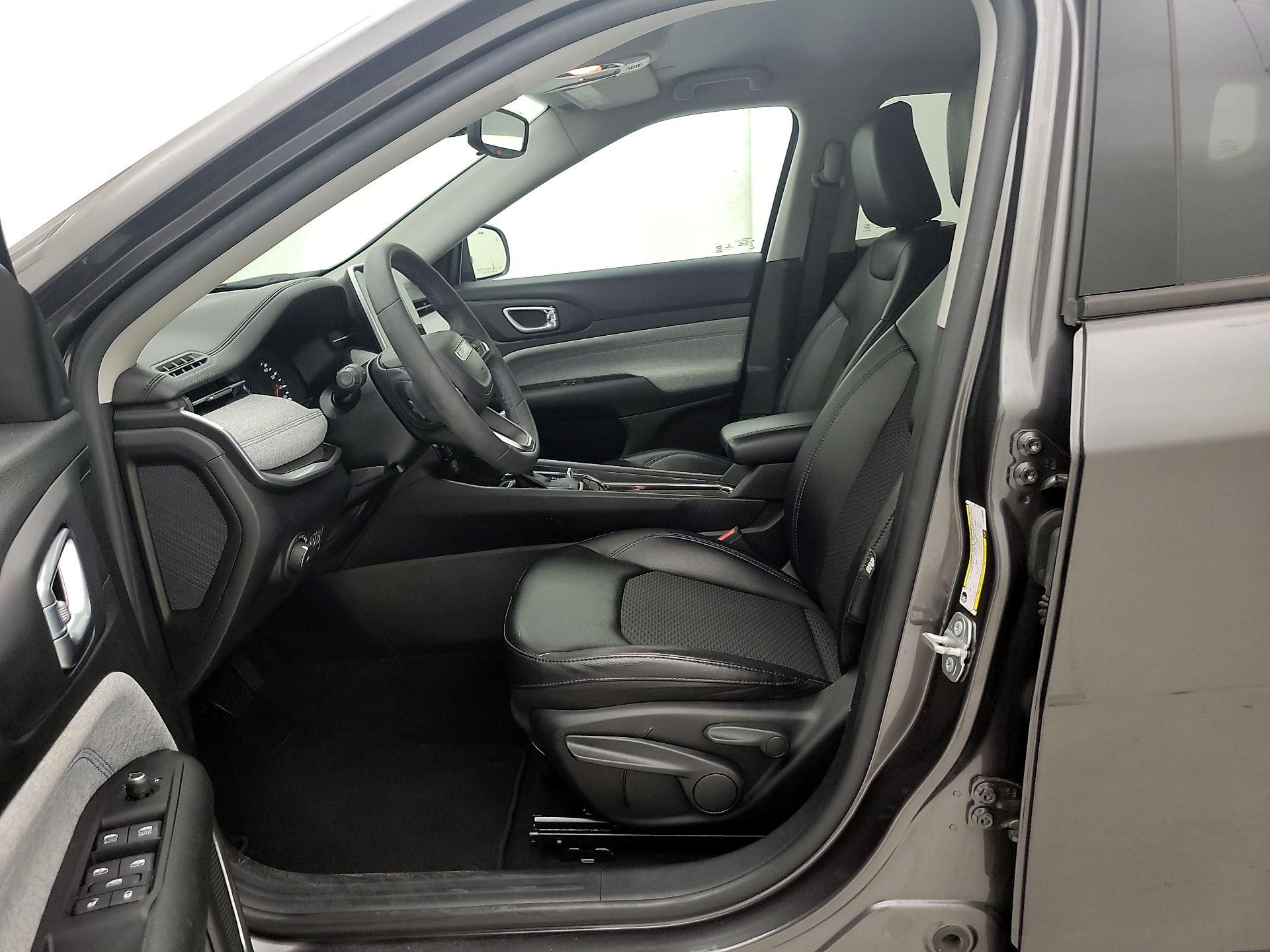 Thumbnail: 2022 Jeep Compass - 11