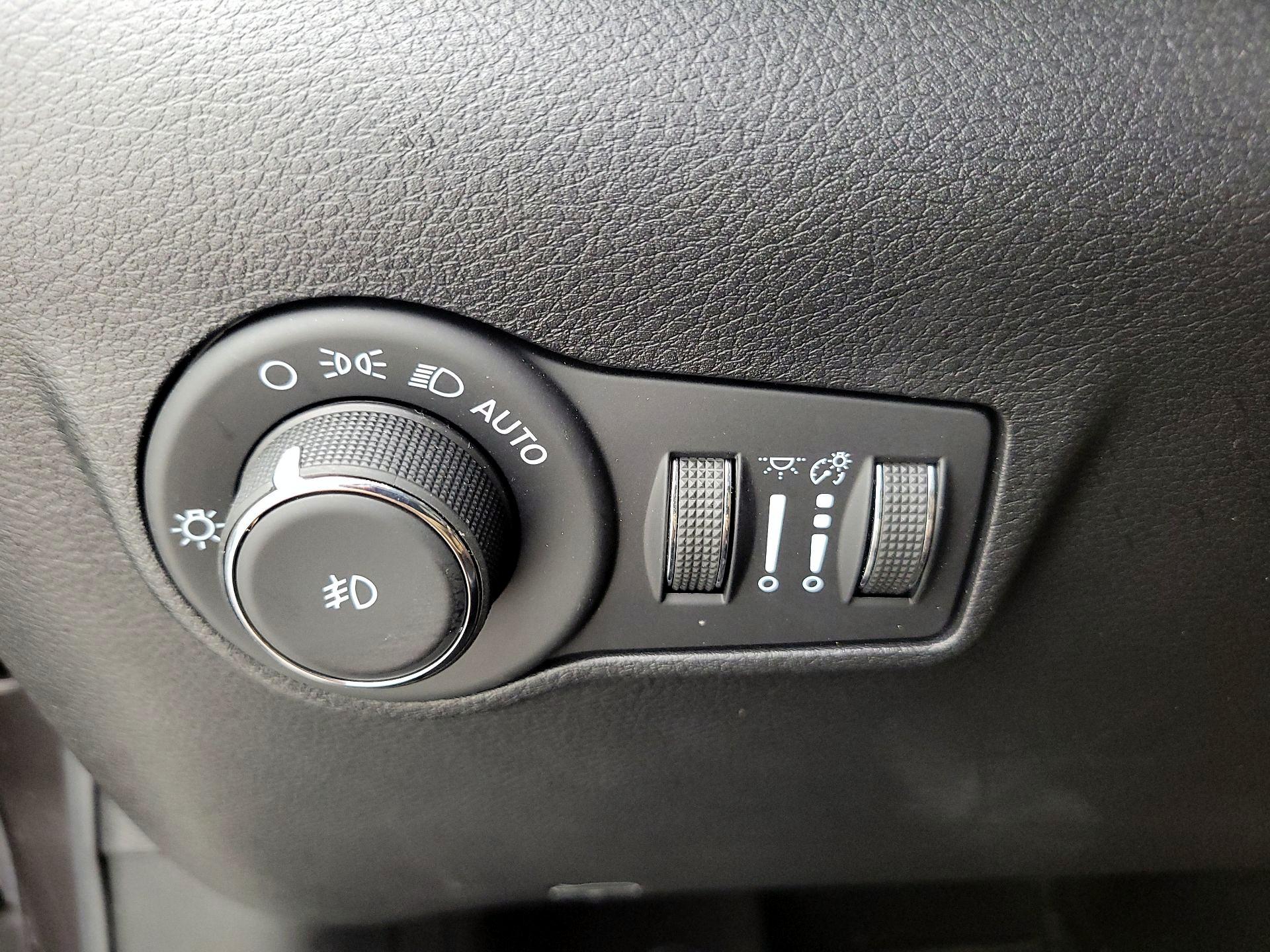 Thumbnail: 2022 Jeep Compass - 13