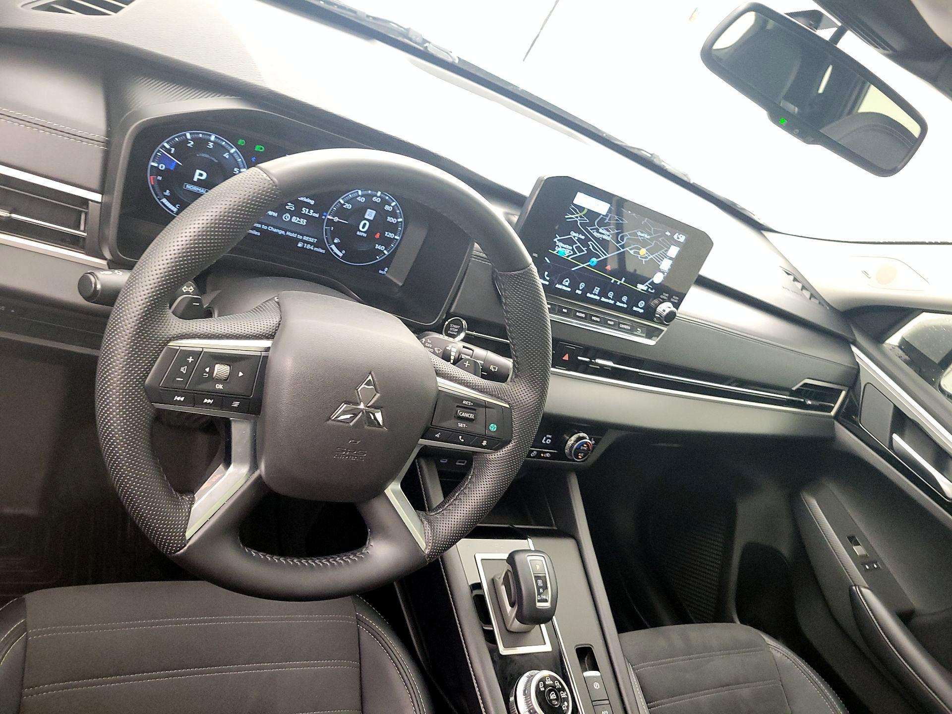 Thumbnail: 2024 Mitsubishi Outlander - 9