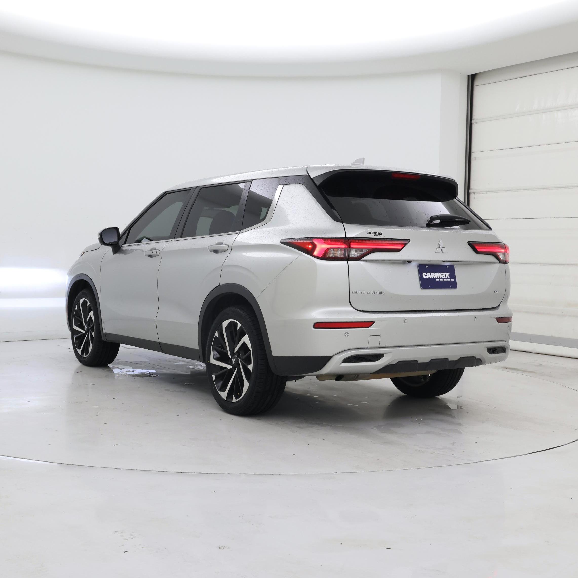 Thumbnail: 2024 Mitsubishi Outlander - 2