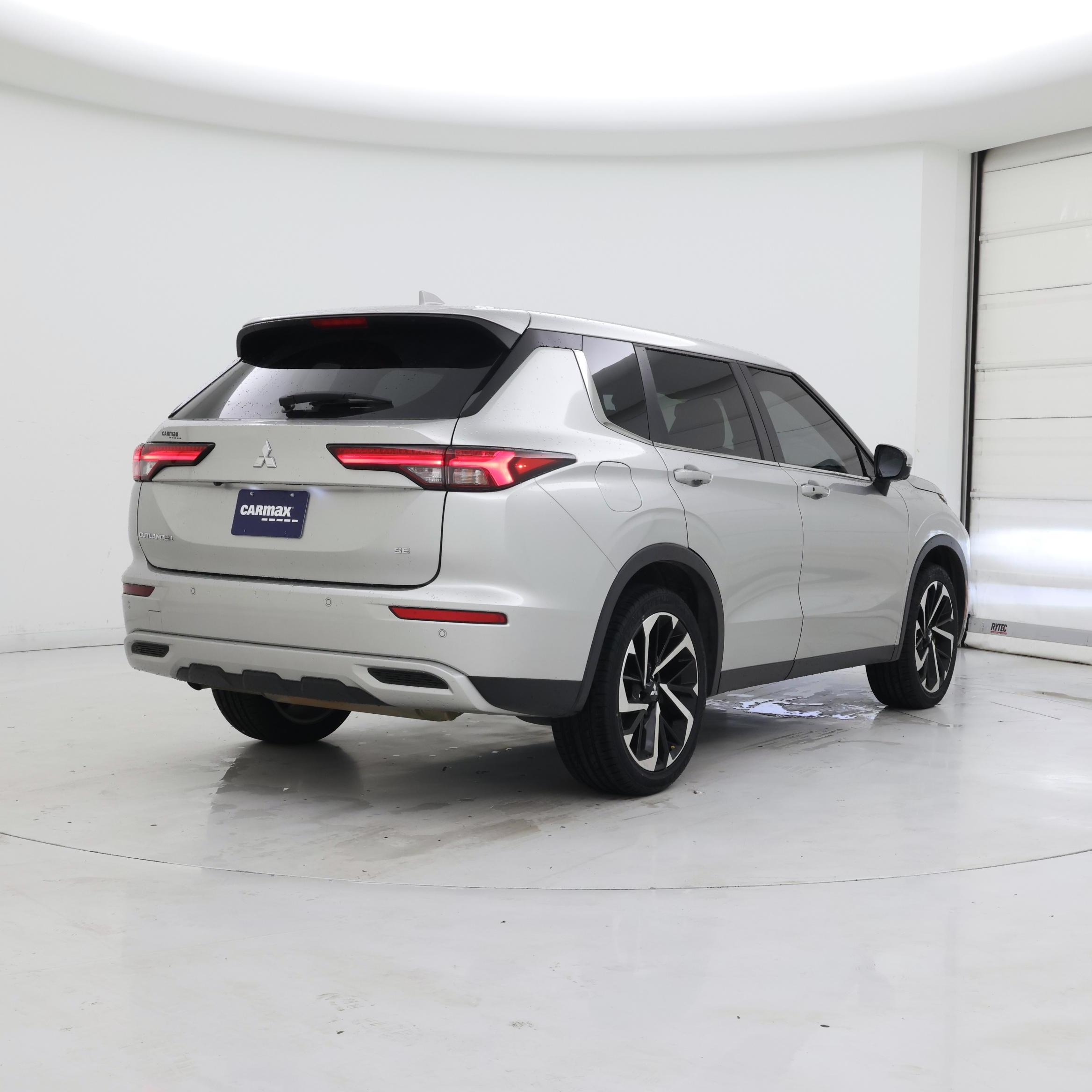 Thumbnail: 2024 Mitsubishi Outlander - 8