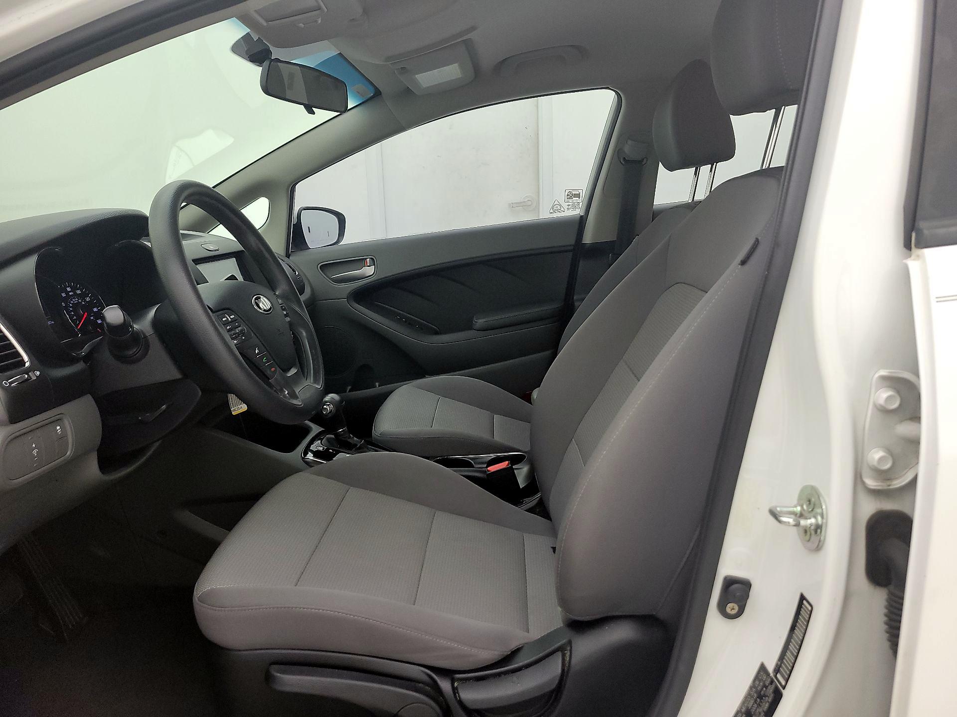 Thumbnail: 2018 Kia Forte - 11