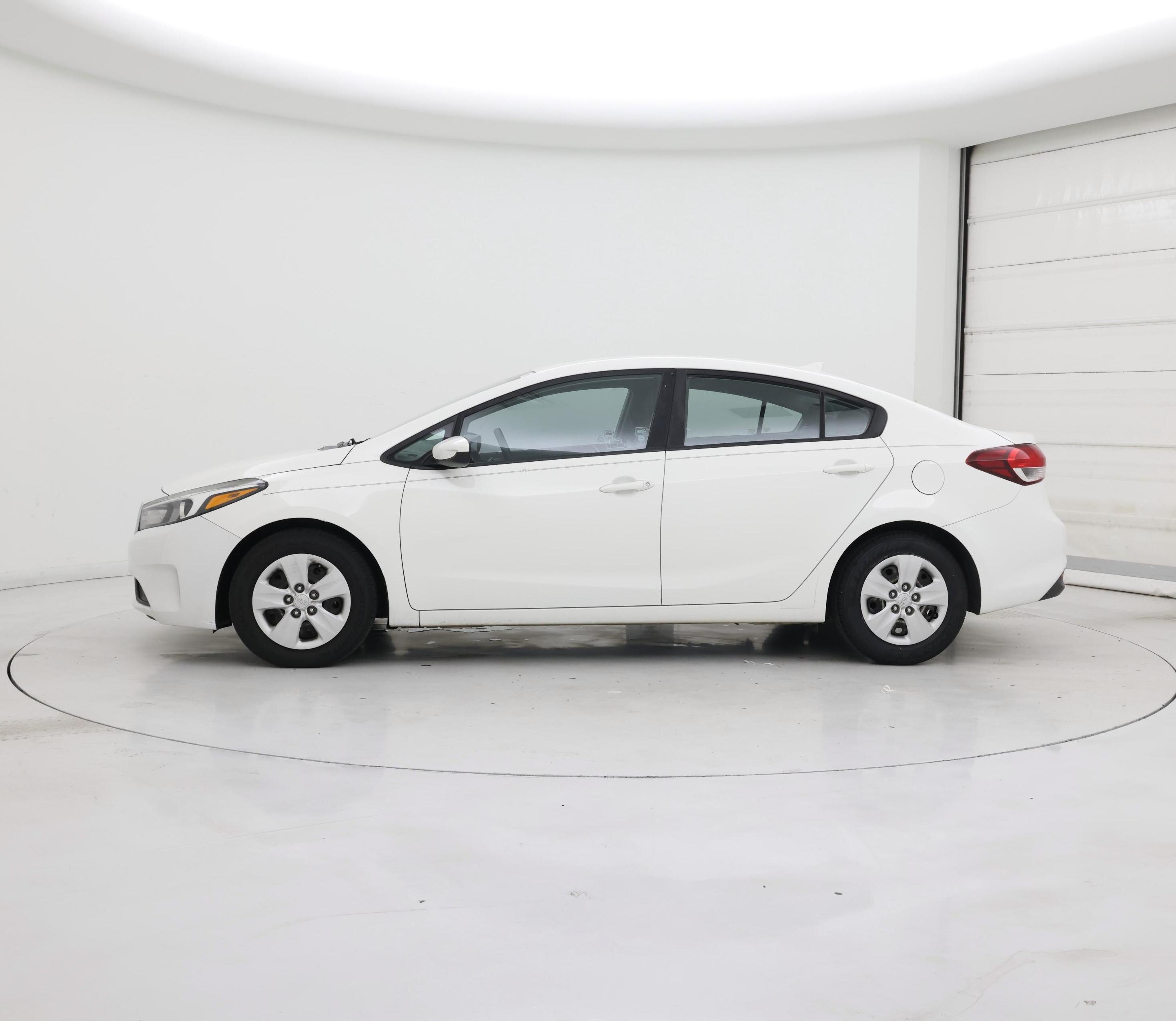 Thumbnail: 2018 Kia Forte - 3
