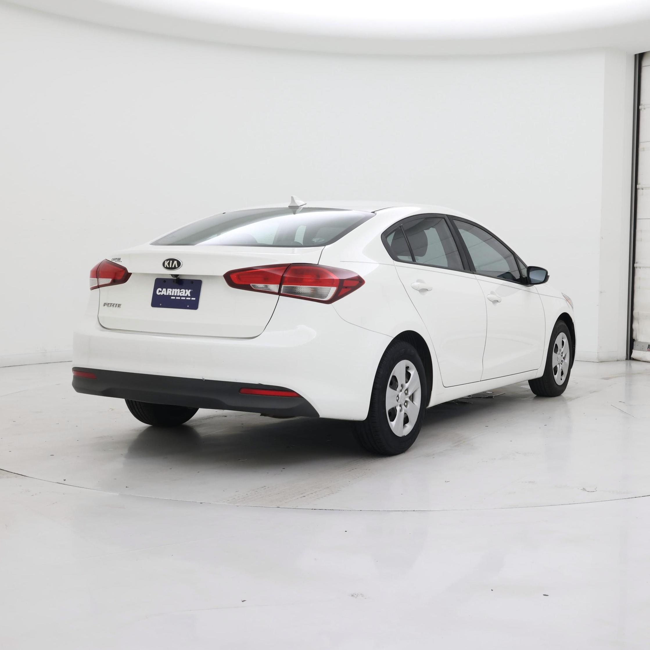 Thumbnail: 2018 Kia Forte - 8
