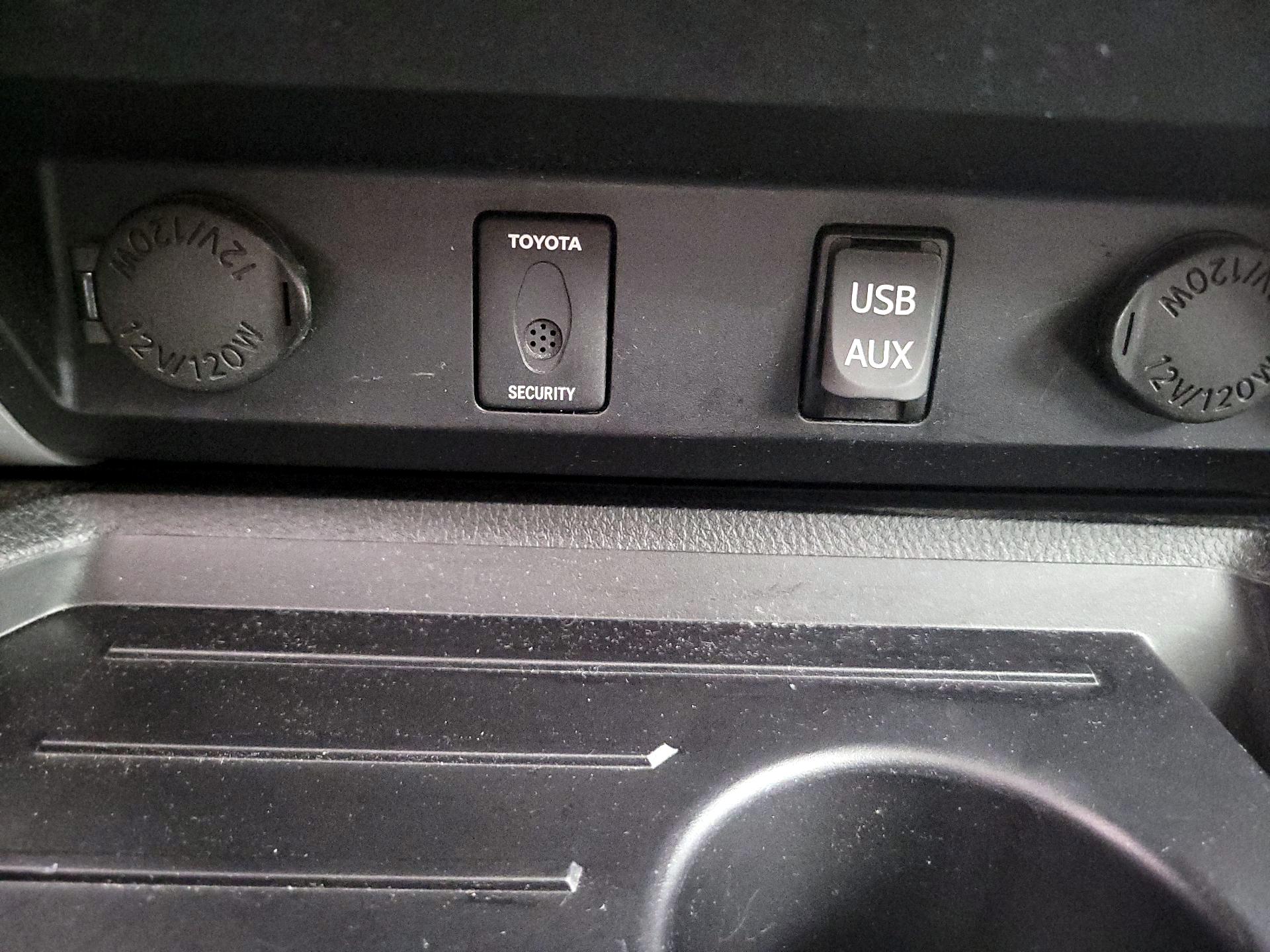 Thumbnail: 2014 Toyota Tundra - 18