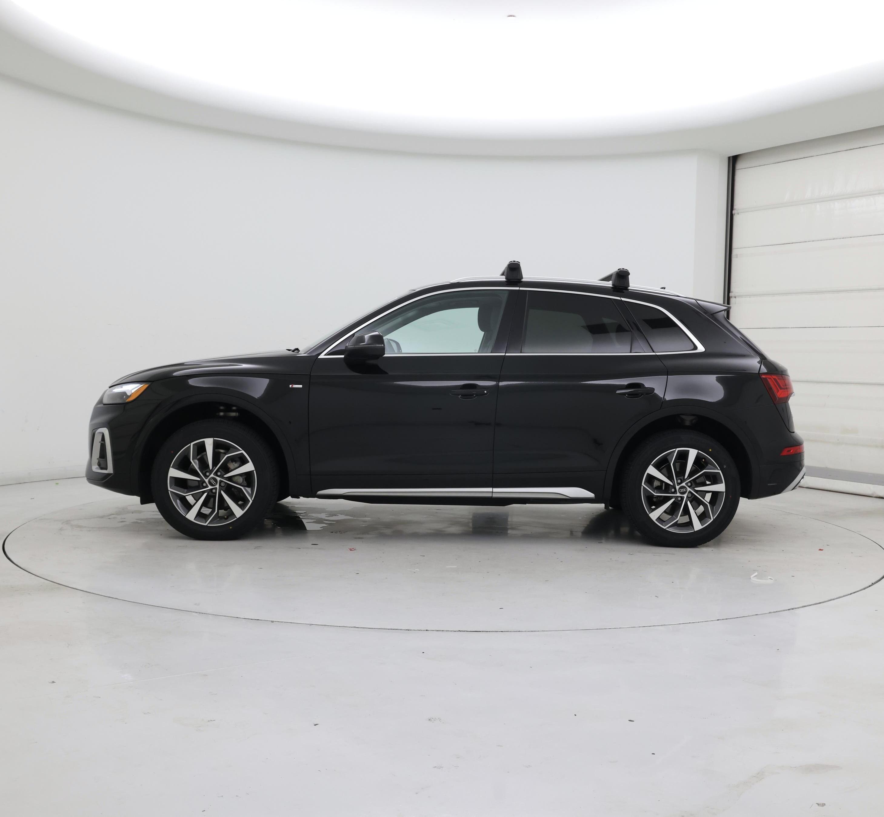 Thumbnail: 2023 Audi Q5 - 3