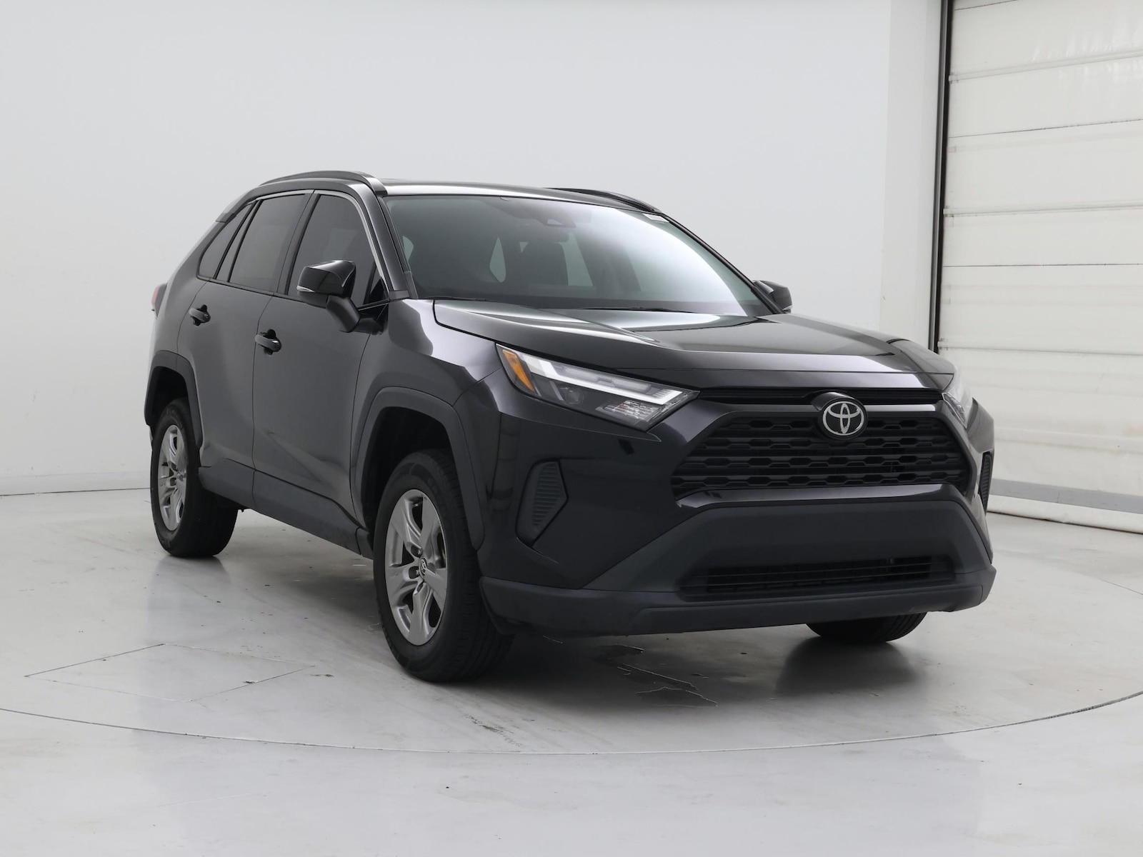 2023 Toyota RAV4 XLE - Photo 2