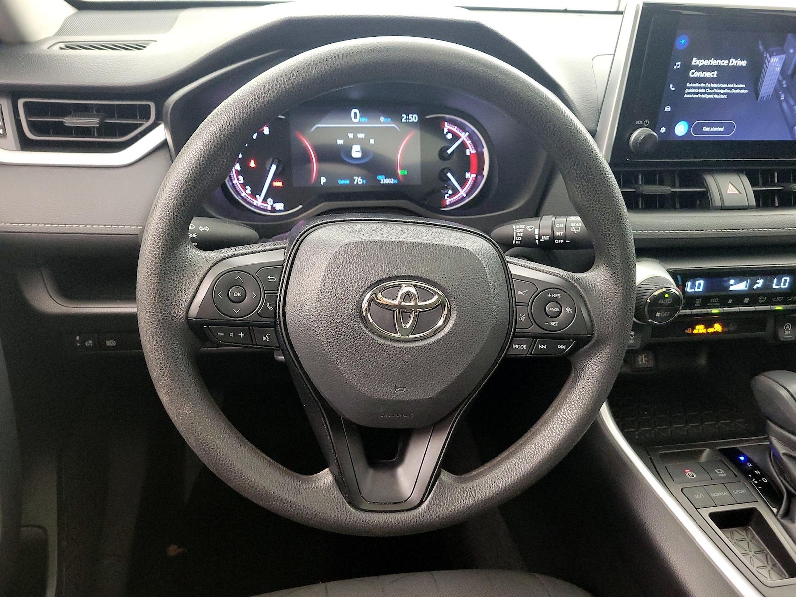 2023 Toyota RAV4 XLE - Photo 11