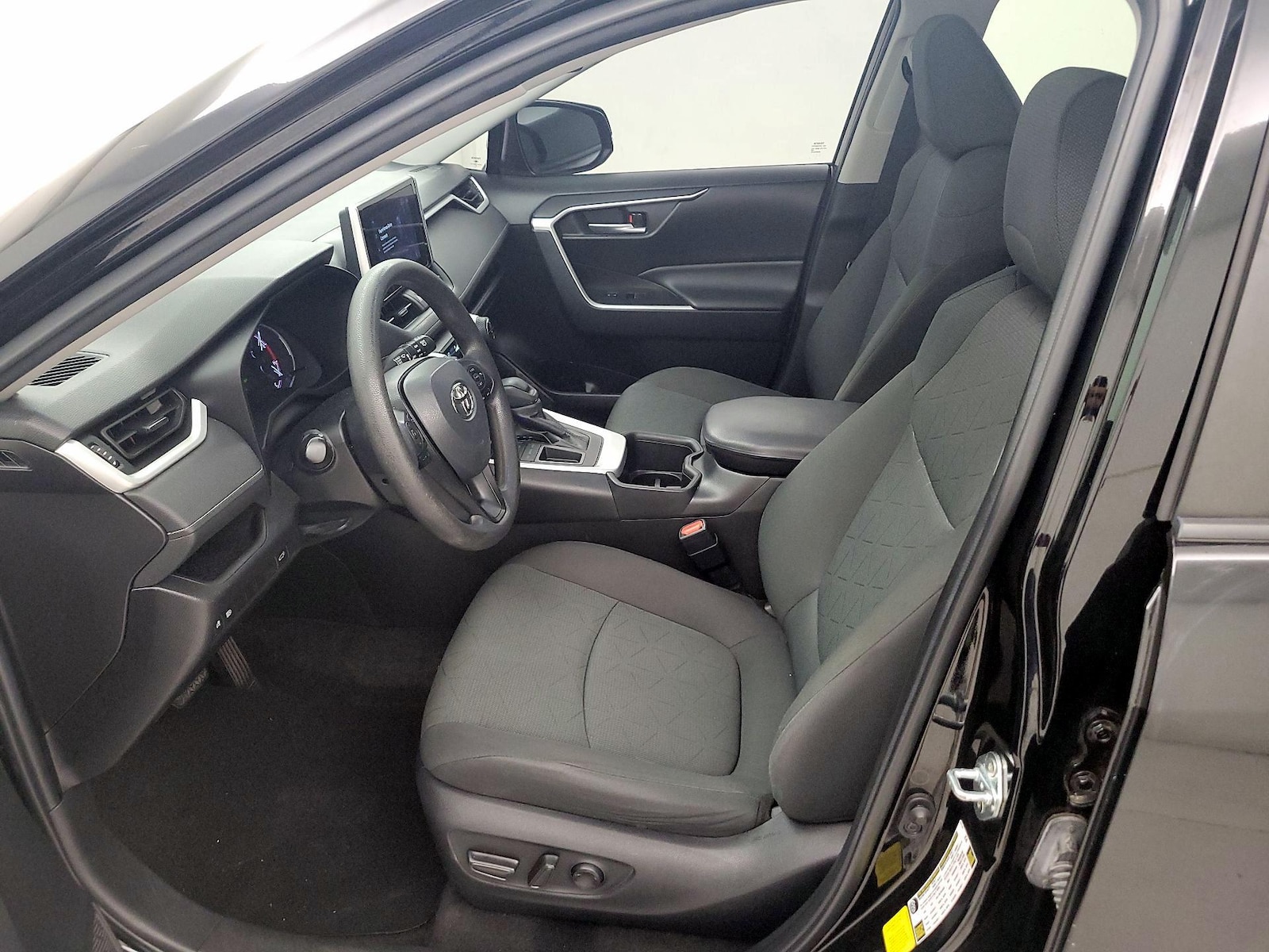 2023 Toyota RAV4 XLE - Photo 12