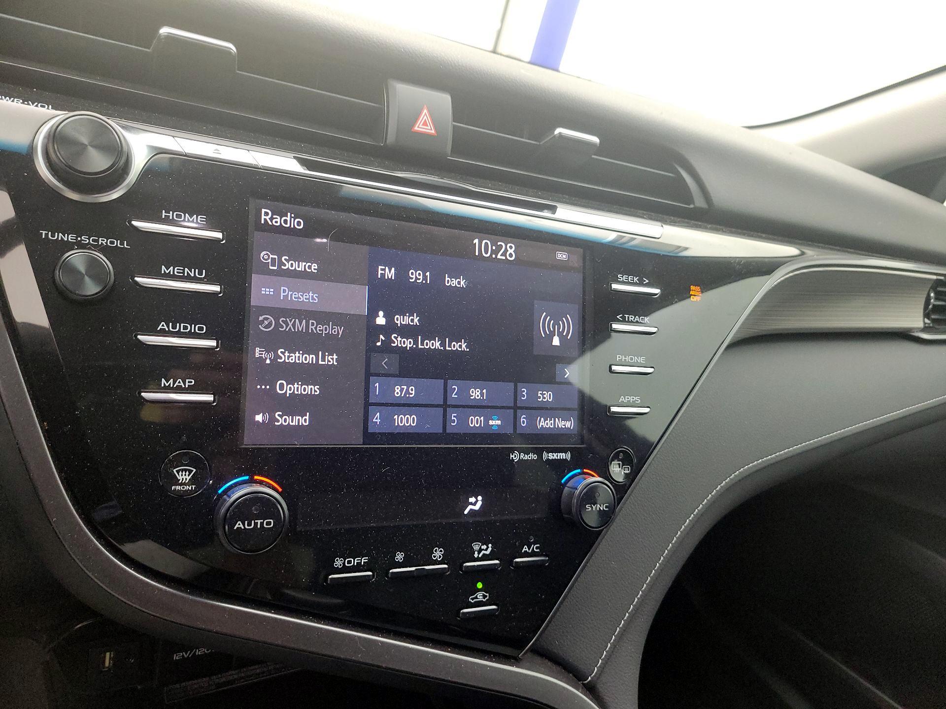 Thumbnail: 2019 Toyota Camry - 15