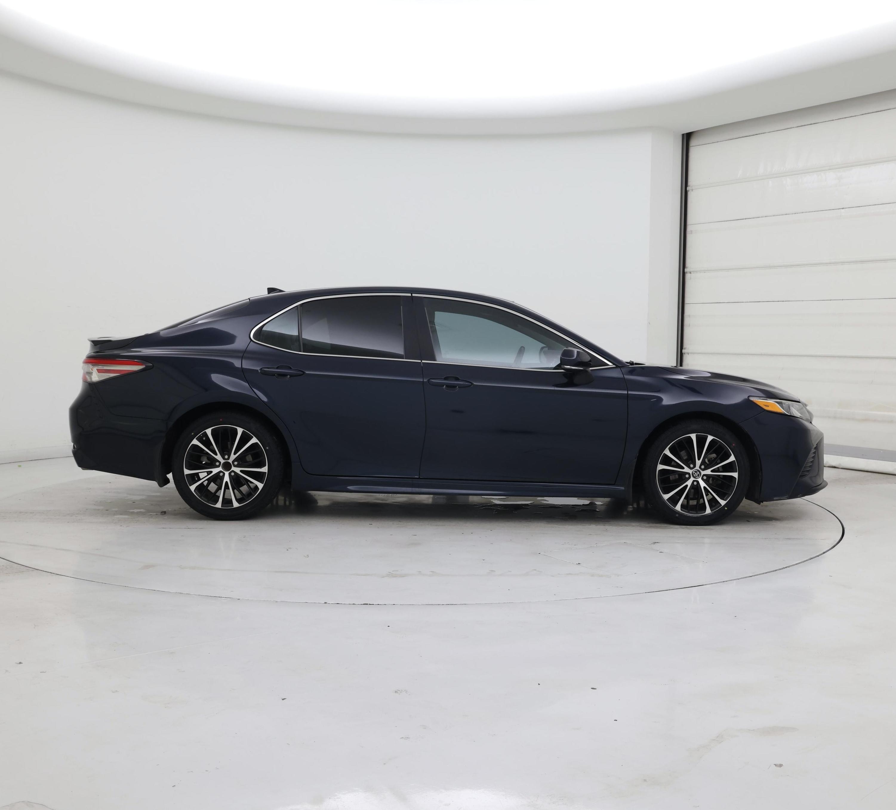 Thumbnail: 2019 Toyota Camry - 7