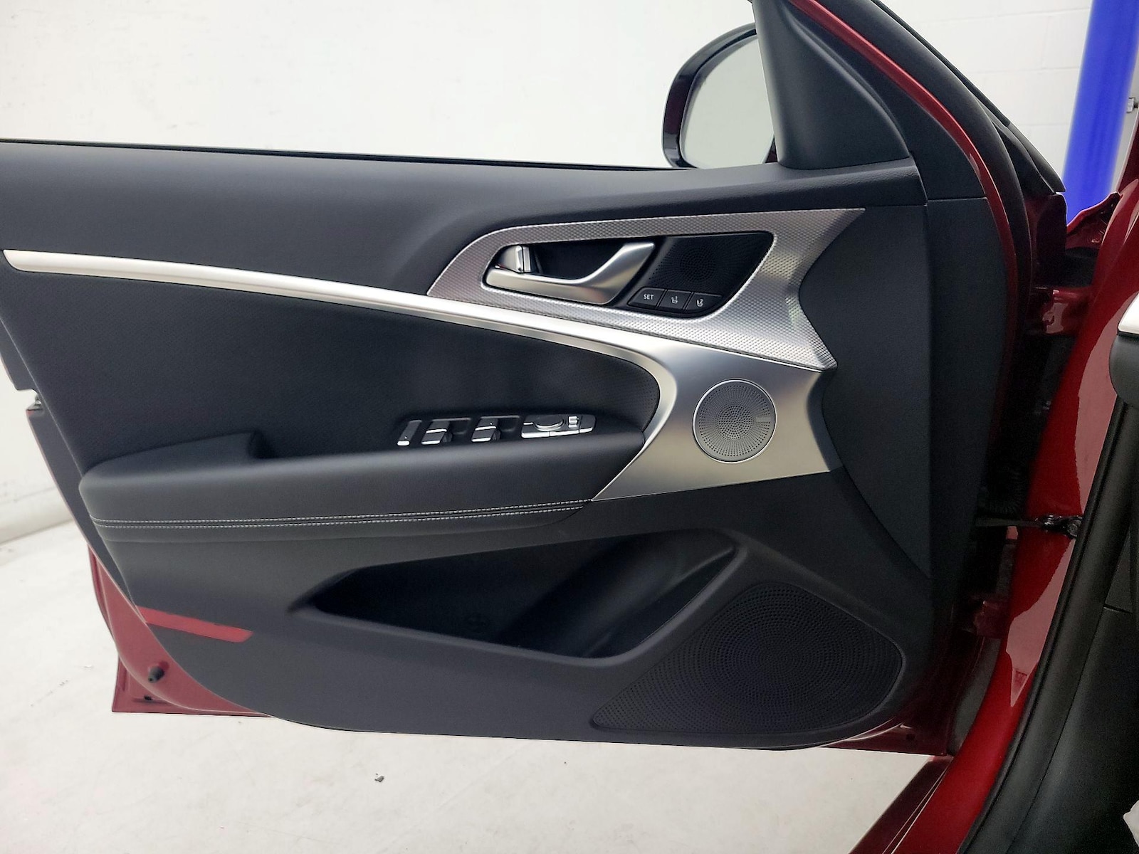 2022 GENESIS G70 Standard - Photo 13