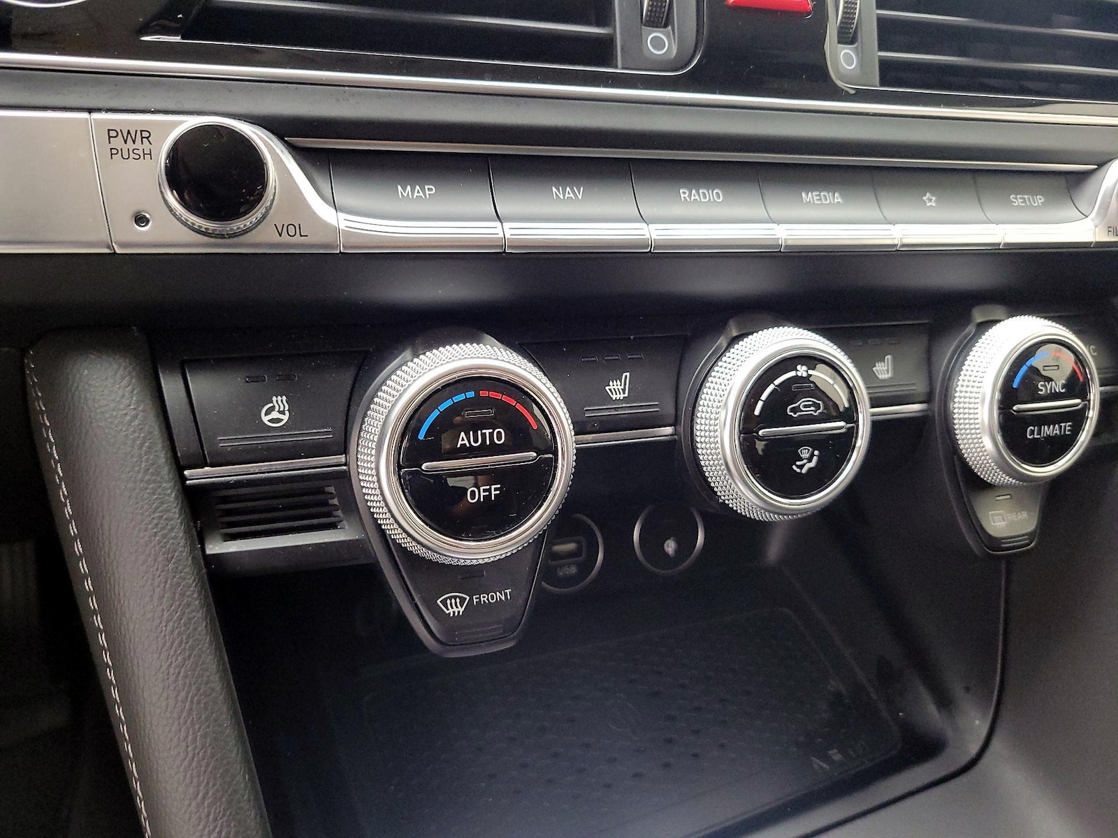 2022 GENESIS G70 Standard - Photo 18