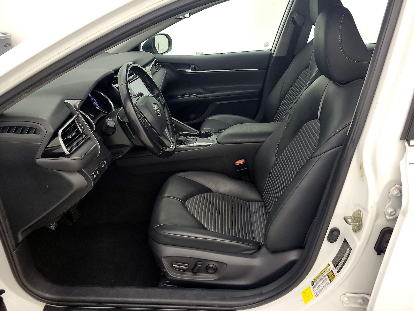 Power Seat(s) & Side Airbags
