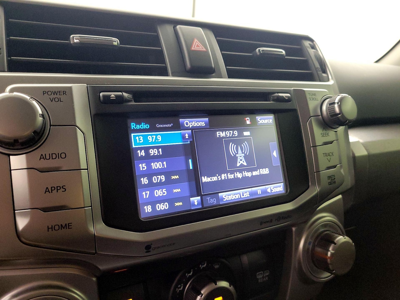 2019 Toyota 4Runner SR5 - Photo 16