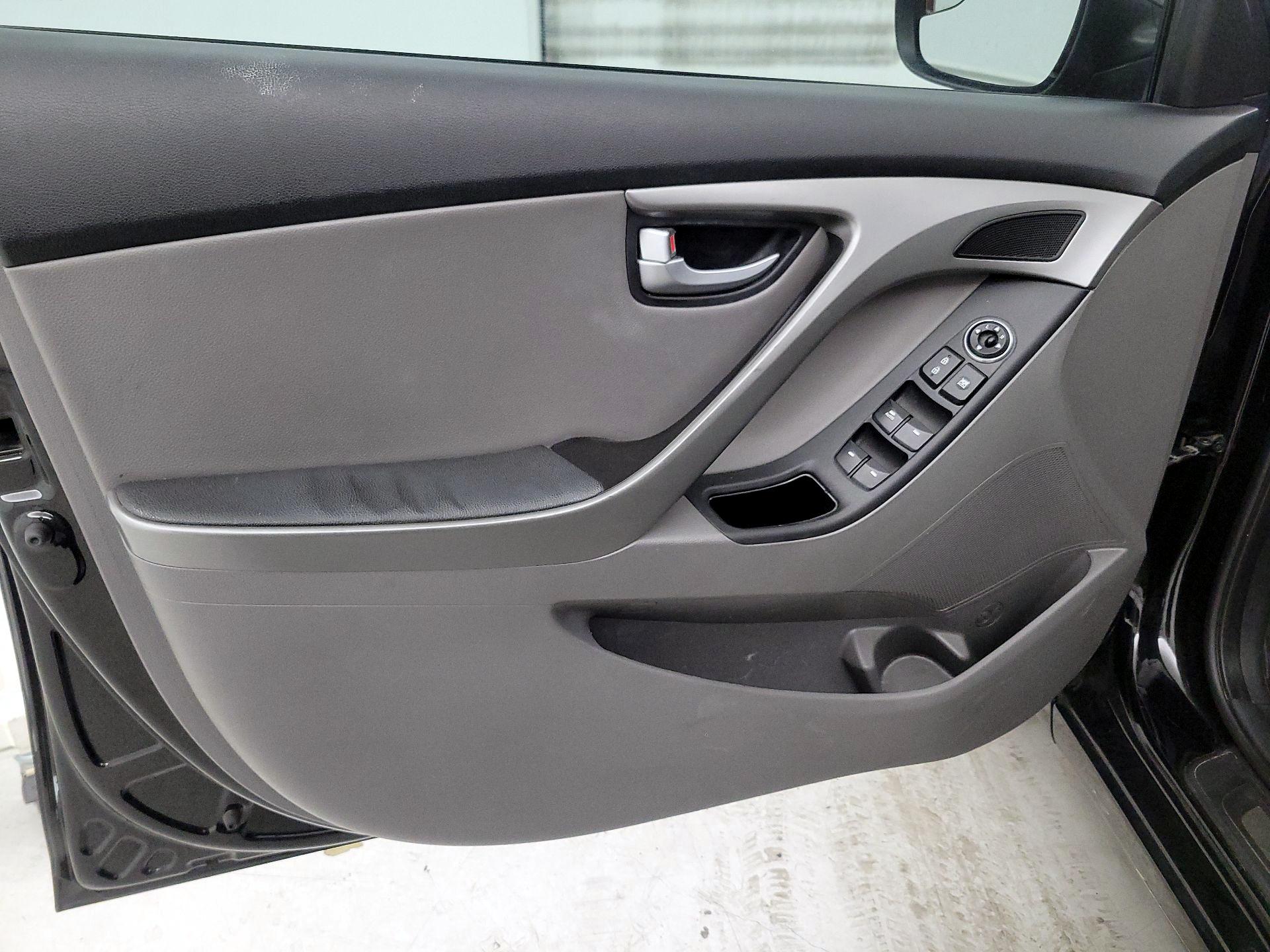 Thumbnail: 2016 Hyundai Elantra - 12