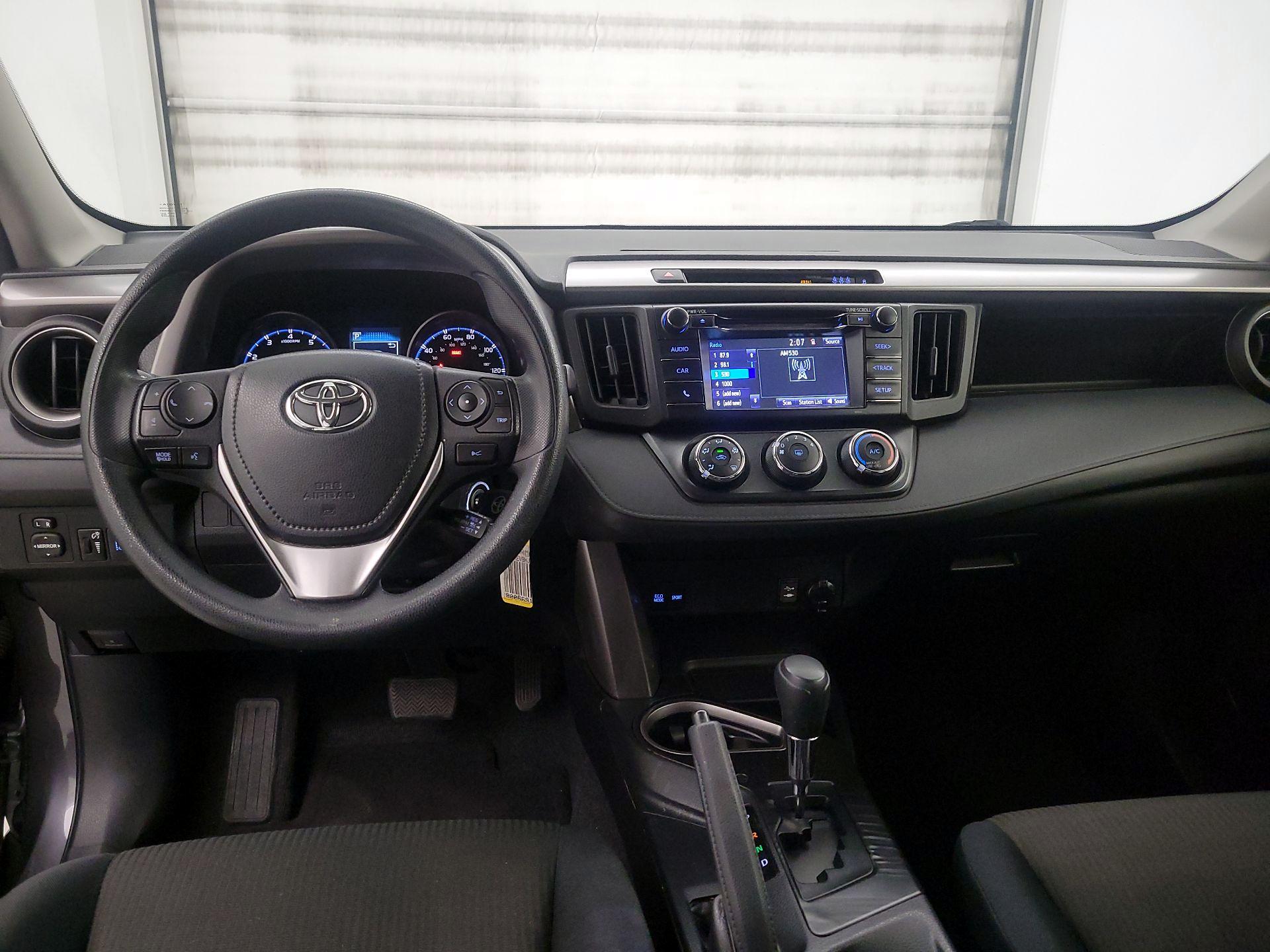 Thumbnail: 2017 Toyota RAV4 - 9